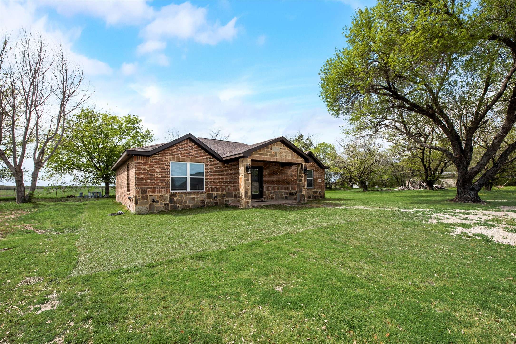 Kemp, TX 75143,19450 Valentine RD