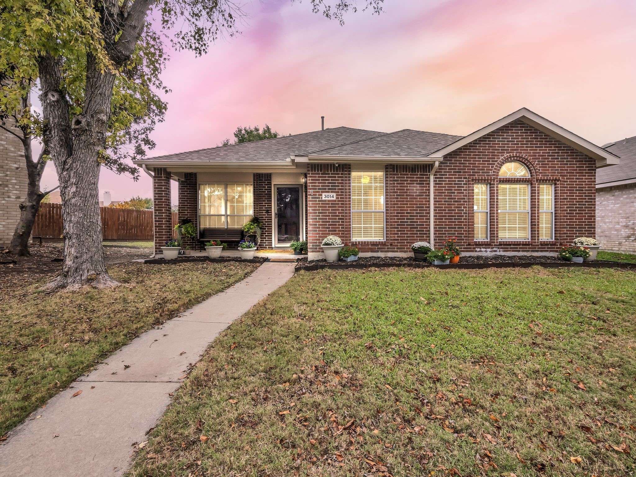Garland, TX 75040,3014 Larkspur CT