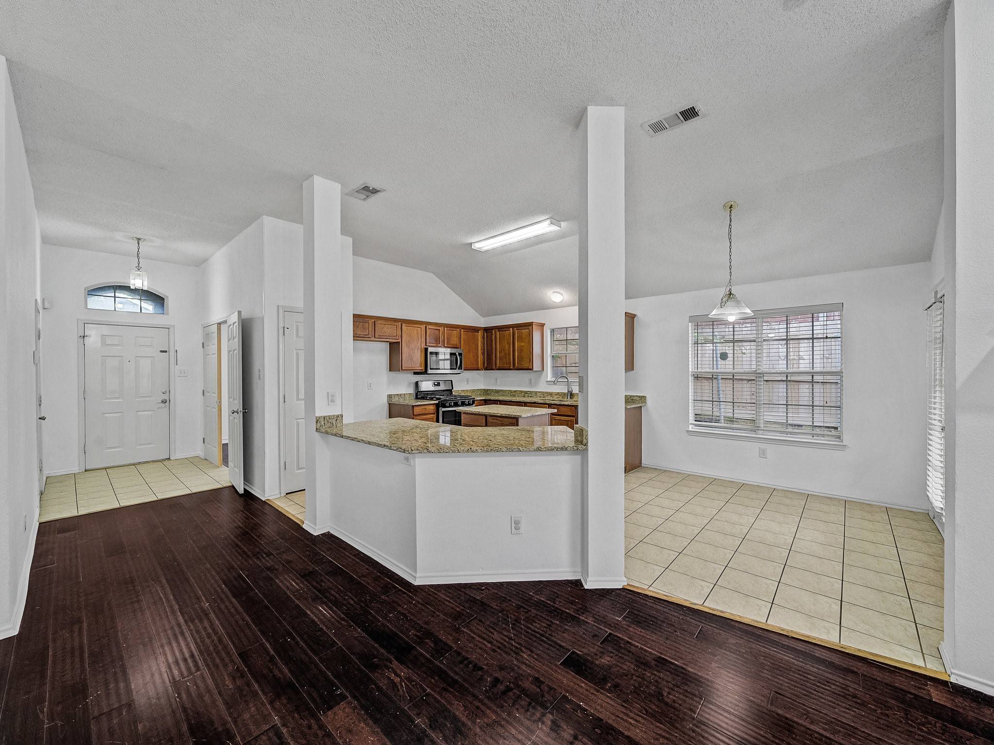 Garland, TX 75040,1101 Mill Spring DR