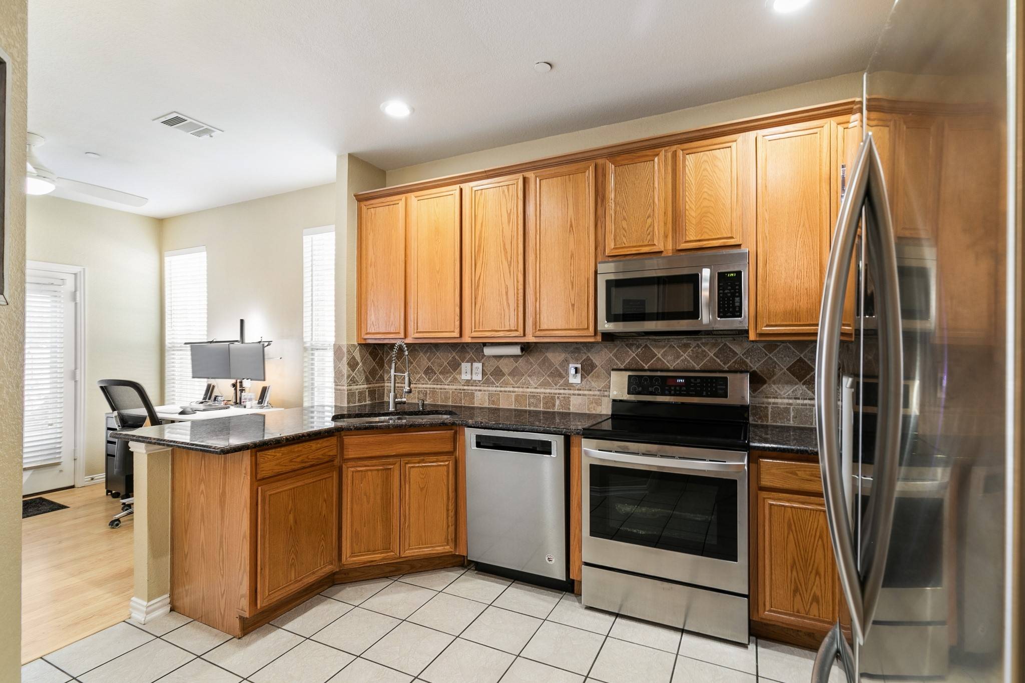 Plano, TX 75025,9845 Castlewood DR