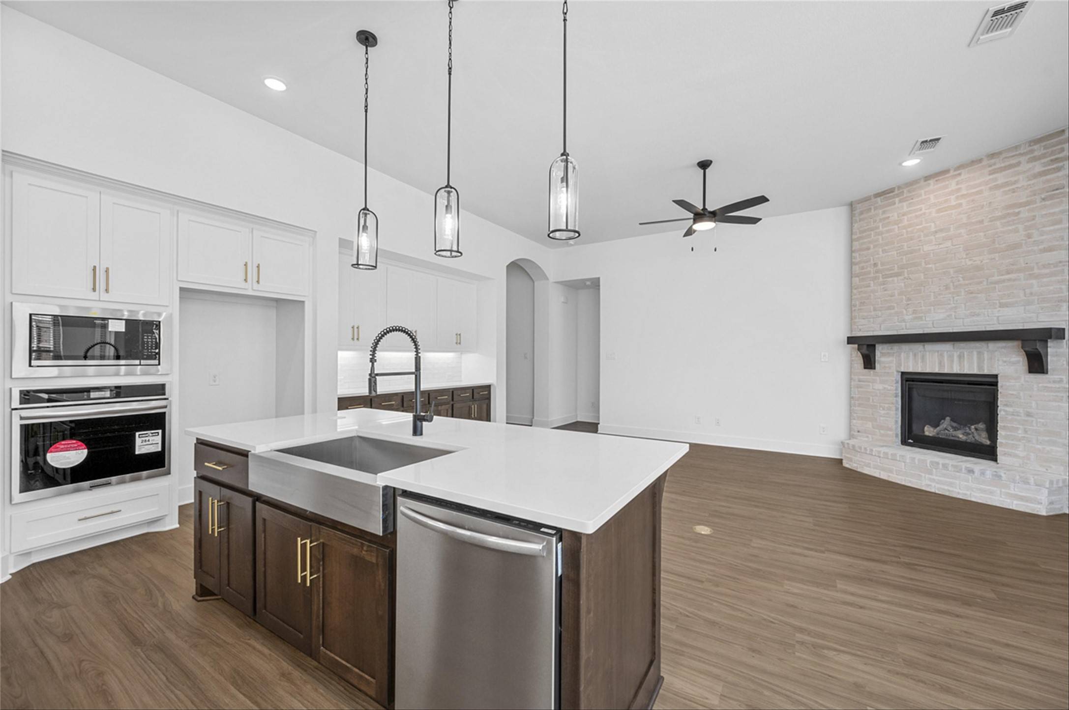 Van Alstyne, TX 75495,607 Red Barn DR