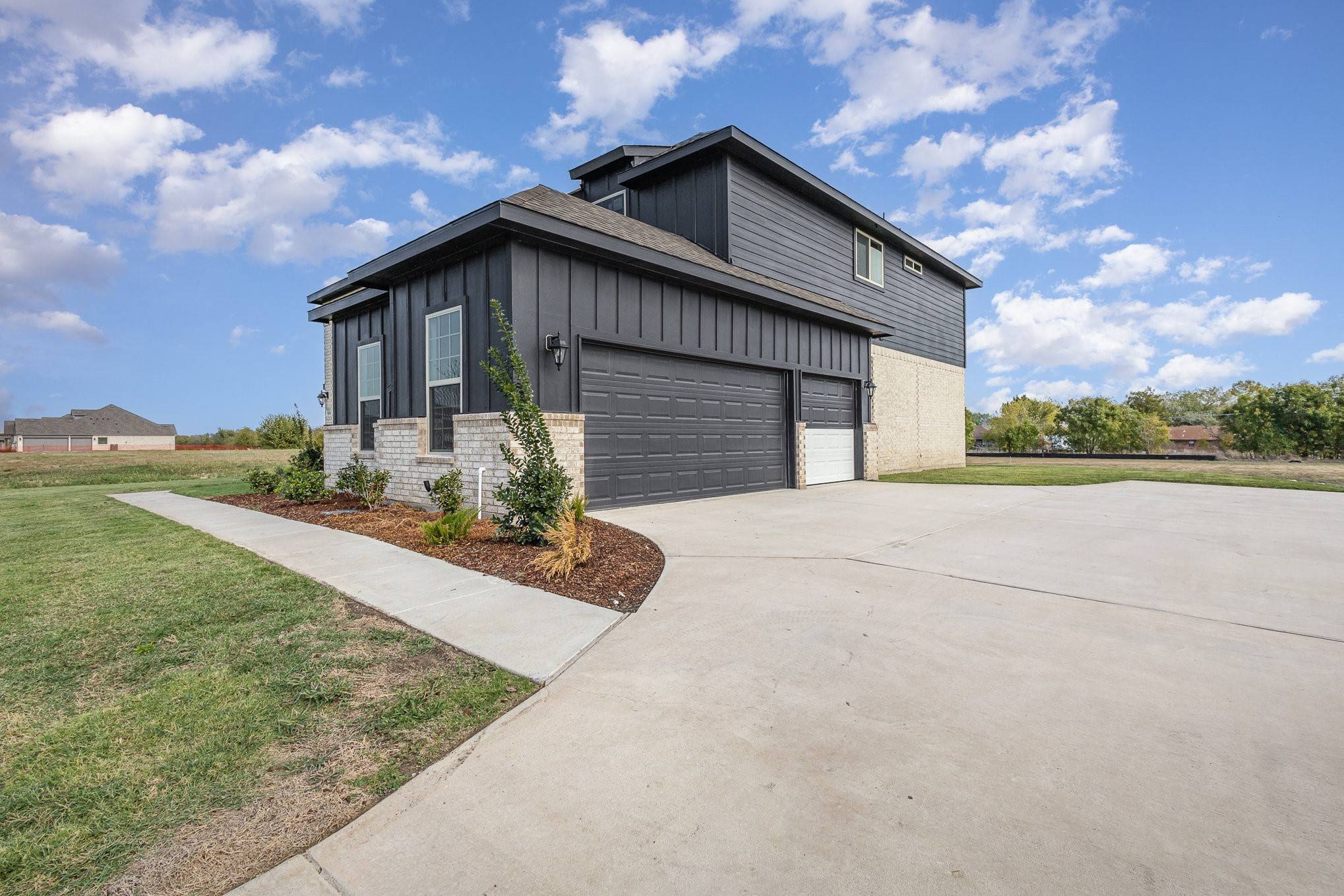 Red Oak, TX 75154,180 Crystal Lake LN