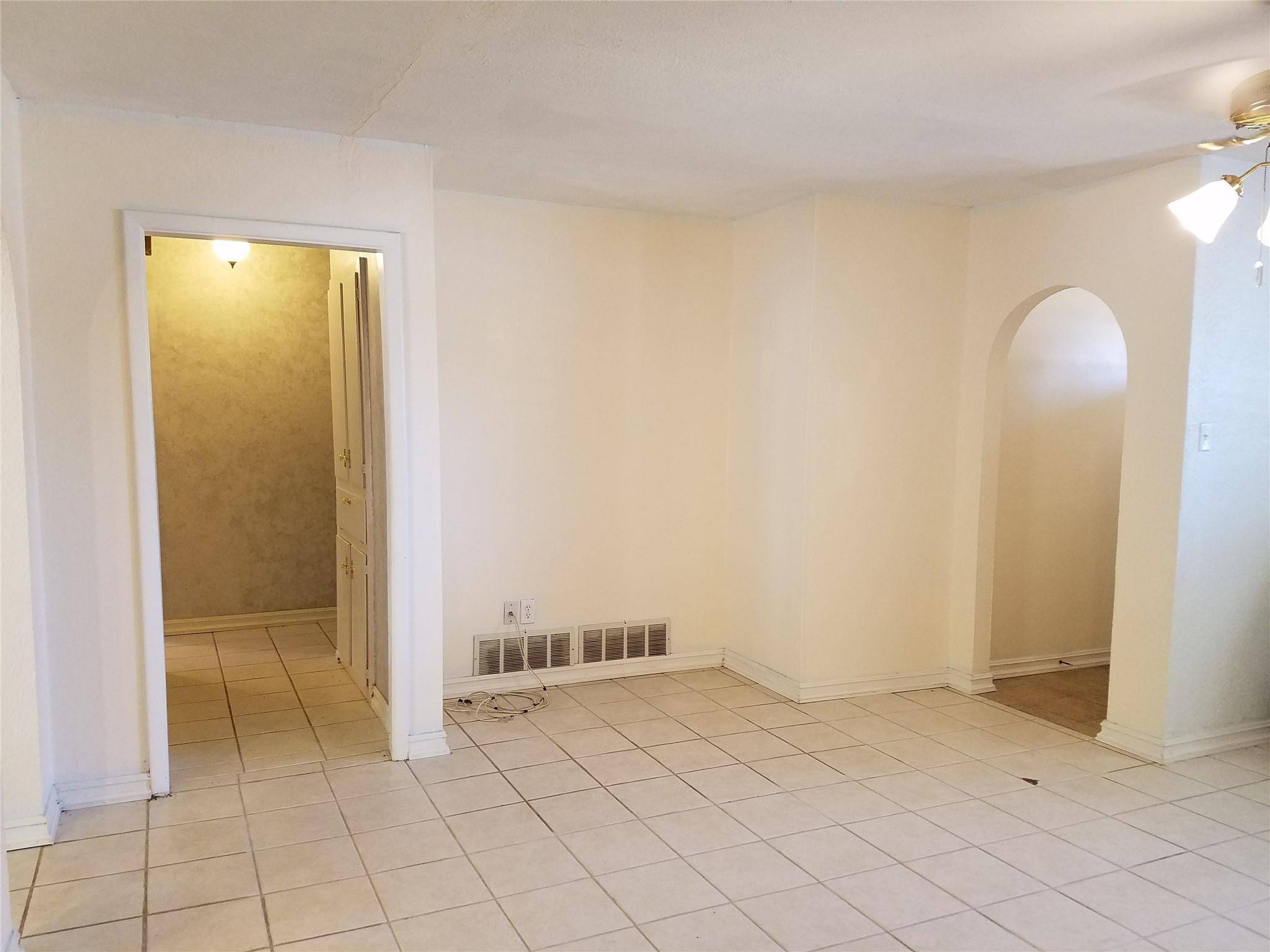 Euless, TX 76040,702 Jones ST