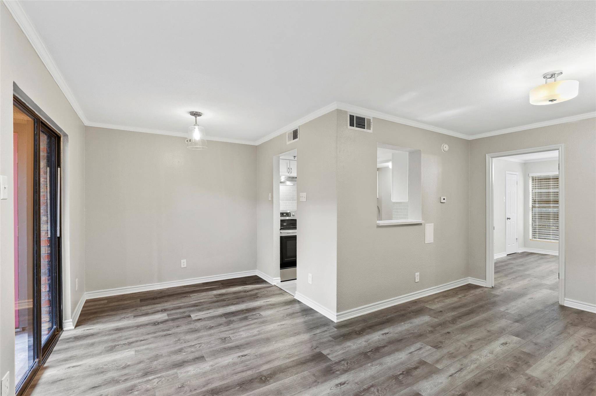 Dallas, TX 75214,5916 Gaston AVE #104