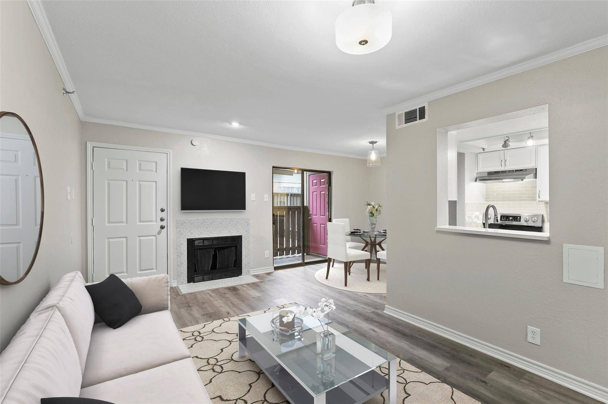 Dallas, TX 75214,5916 Gaston AVE #104