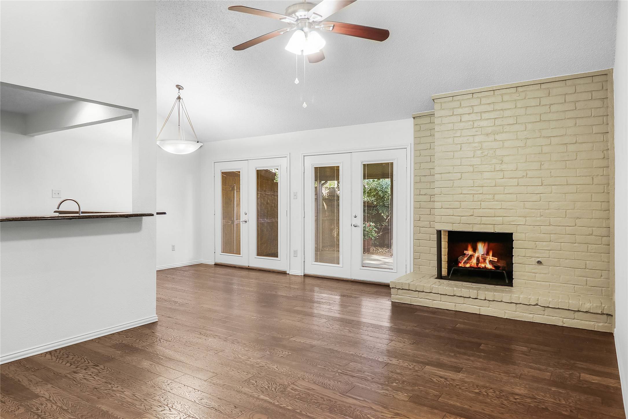 Grand Prairie, TX 75050,1802 Woodview CT