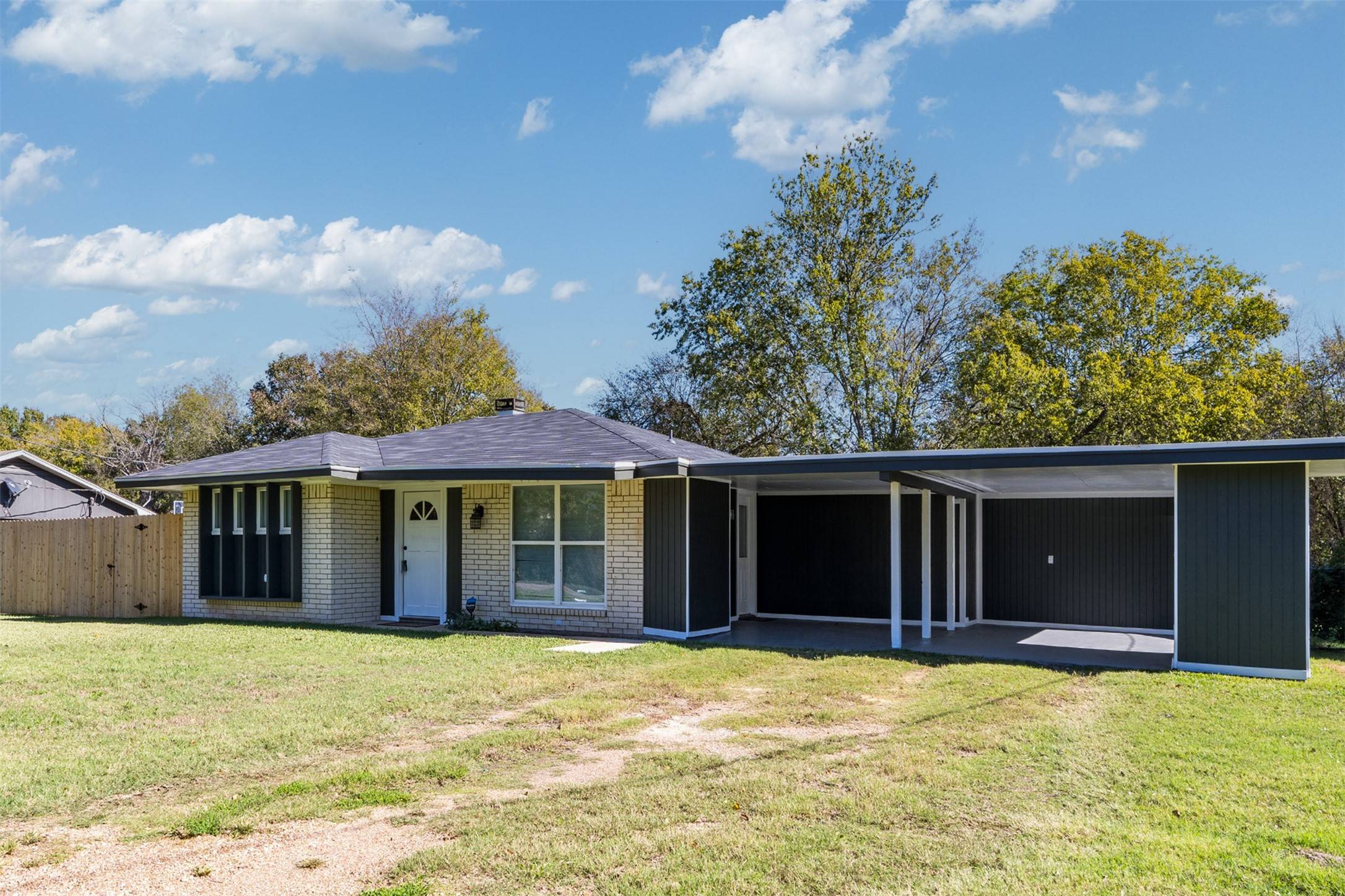 Kemp, TX 75143,1011 Flag Lake RD