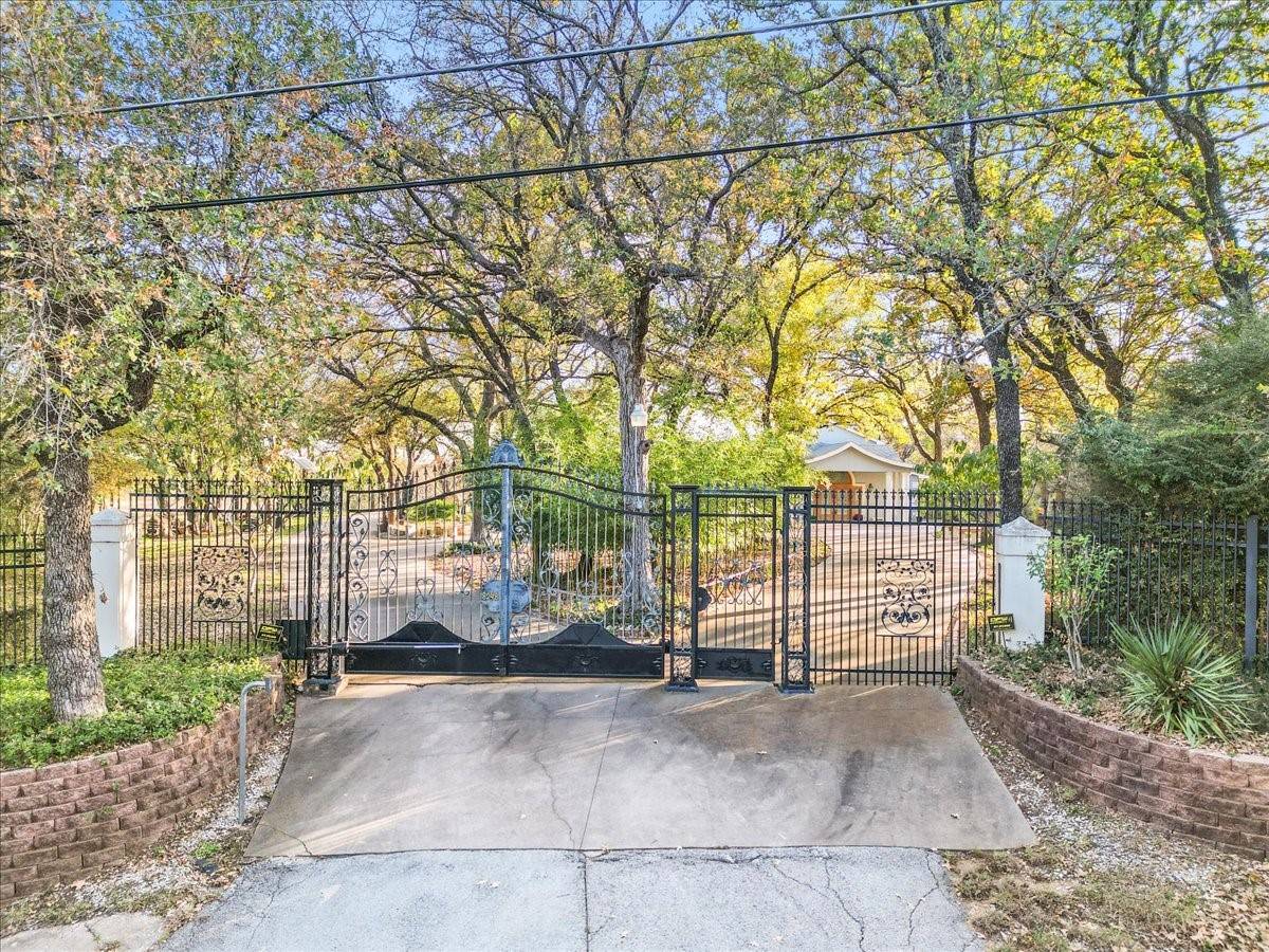 Fort Worth, TX 76120,8248 Meadowbrook DR