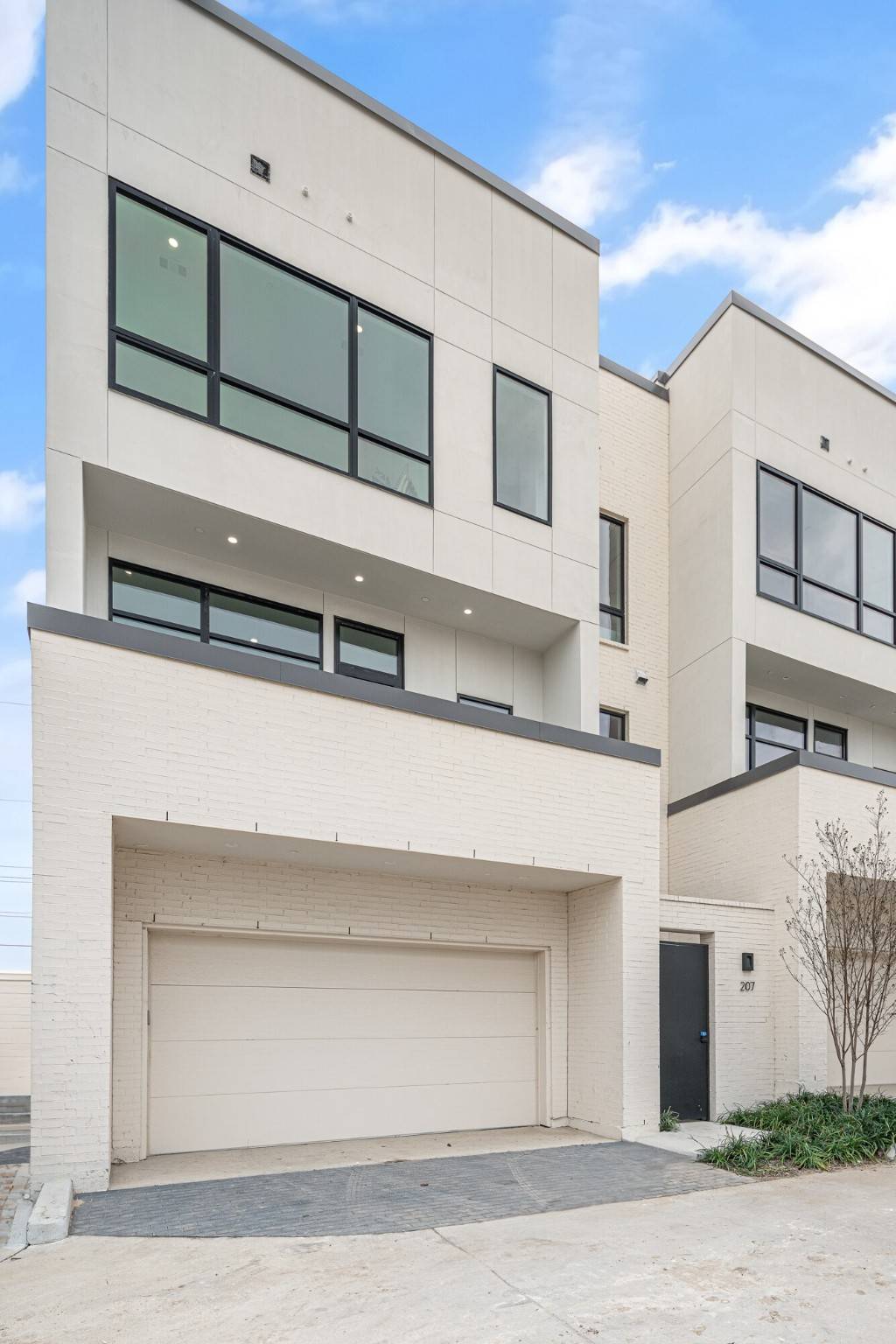 Dallas, TX 75208,610 N Oak Cliff BLVD #207