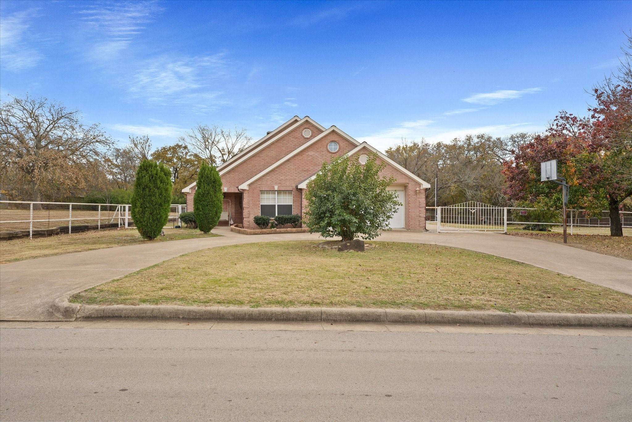 Fort Worth, TX 76140,5112 Knight DR