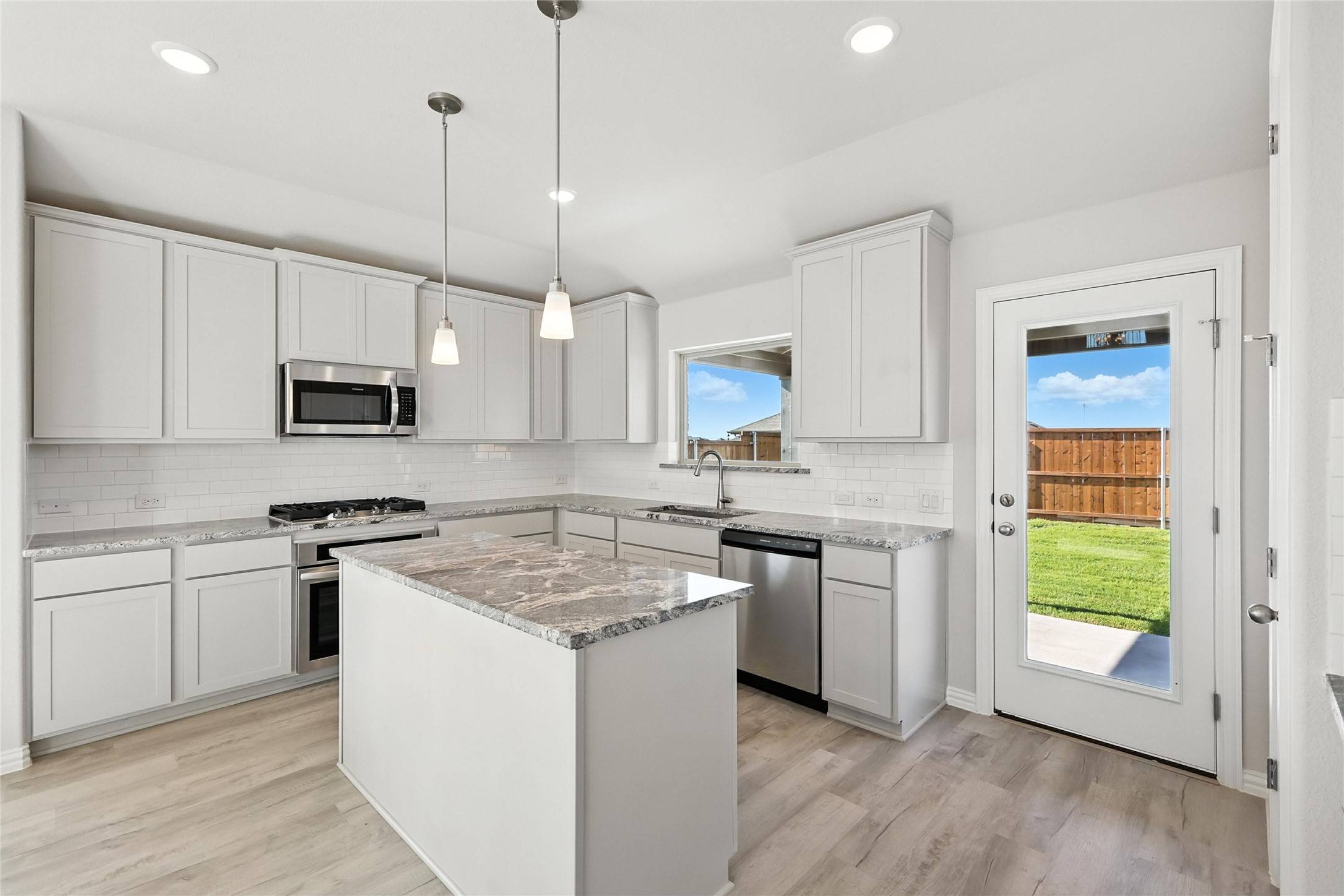 Princeton, TX 75071,811 Antioch DR