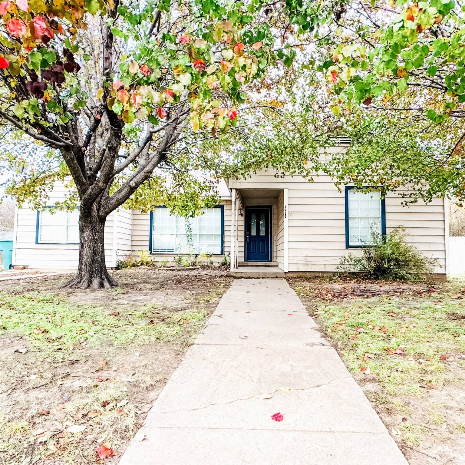 Sherman, TX 75092,1921 N Woods ST