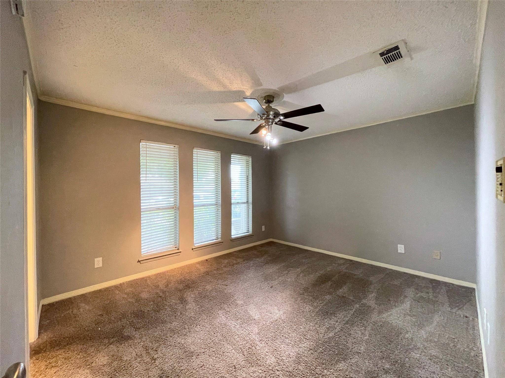Desoto, TX 75115,1045 Rosewood DR
