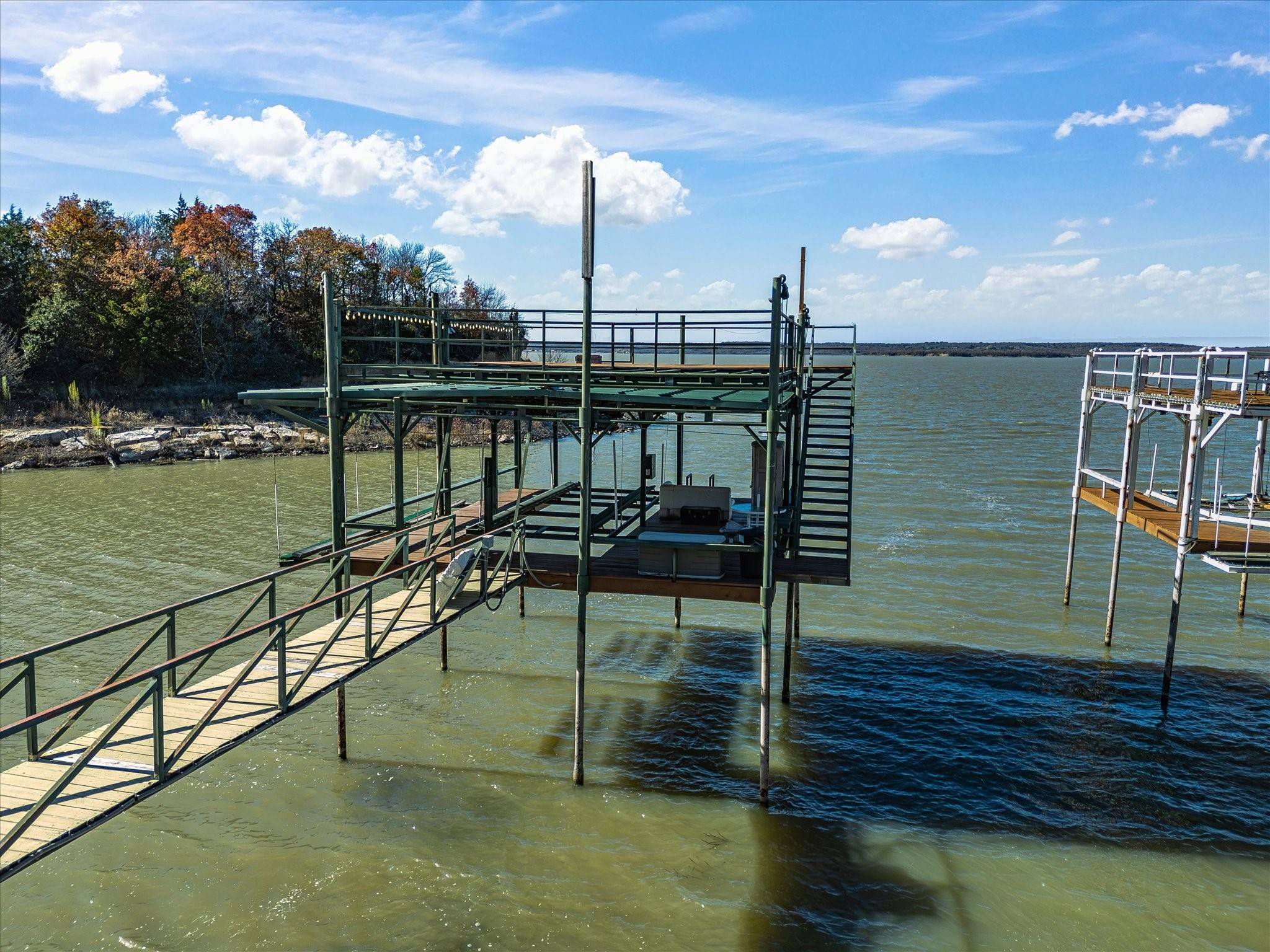 Lake Bridgeport, TX 76426,411 N Lake Shore CIR