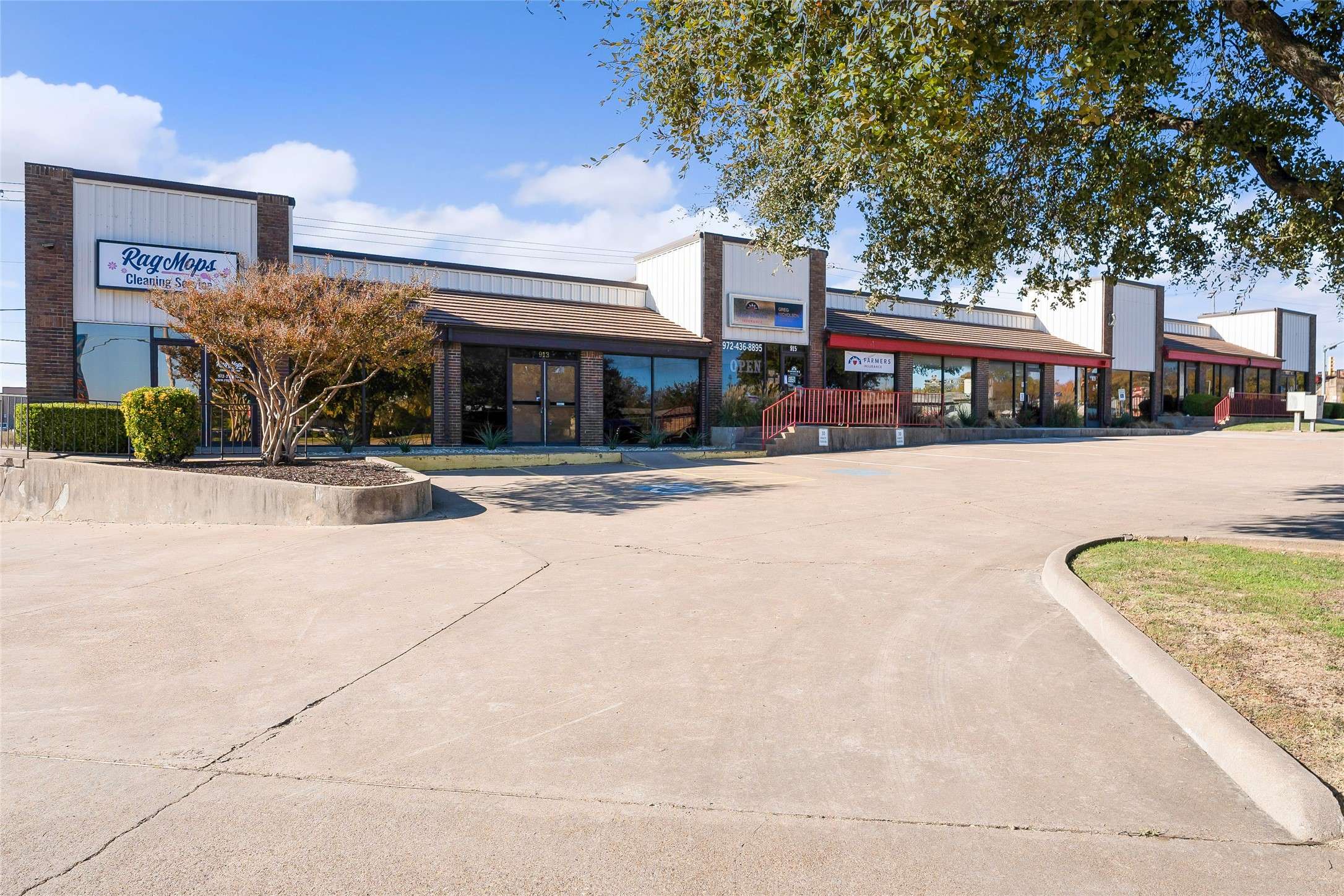 Lewisville, TX 75057,915-921 N Mill ST