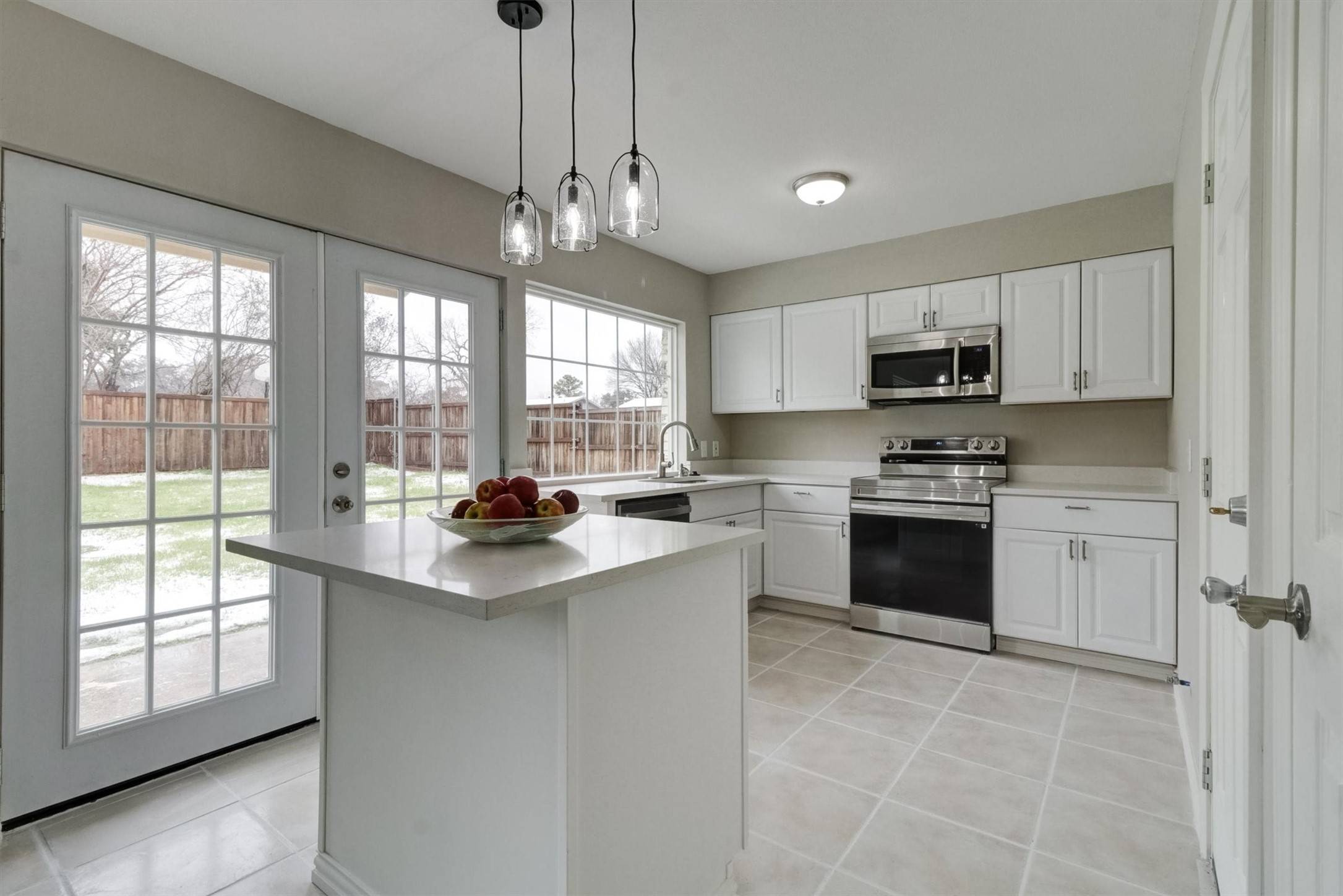 Irving, TX 75060,2101 Pearl LN