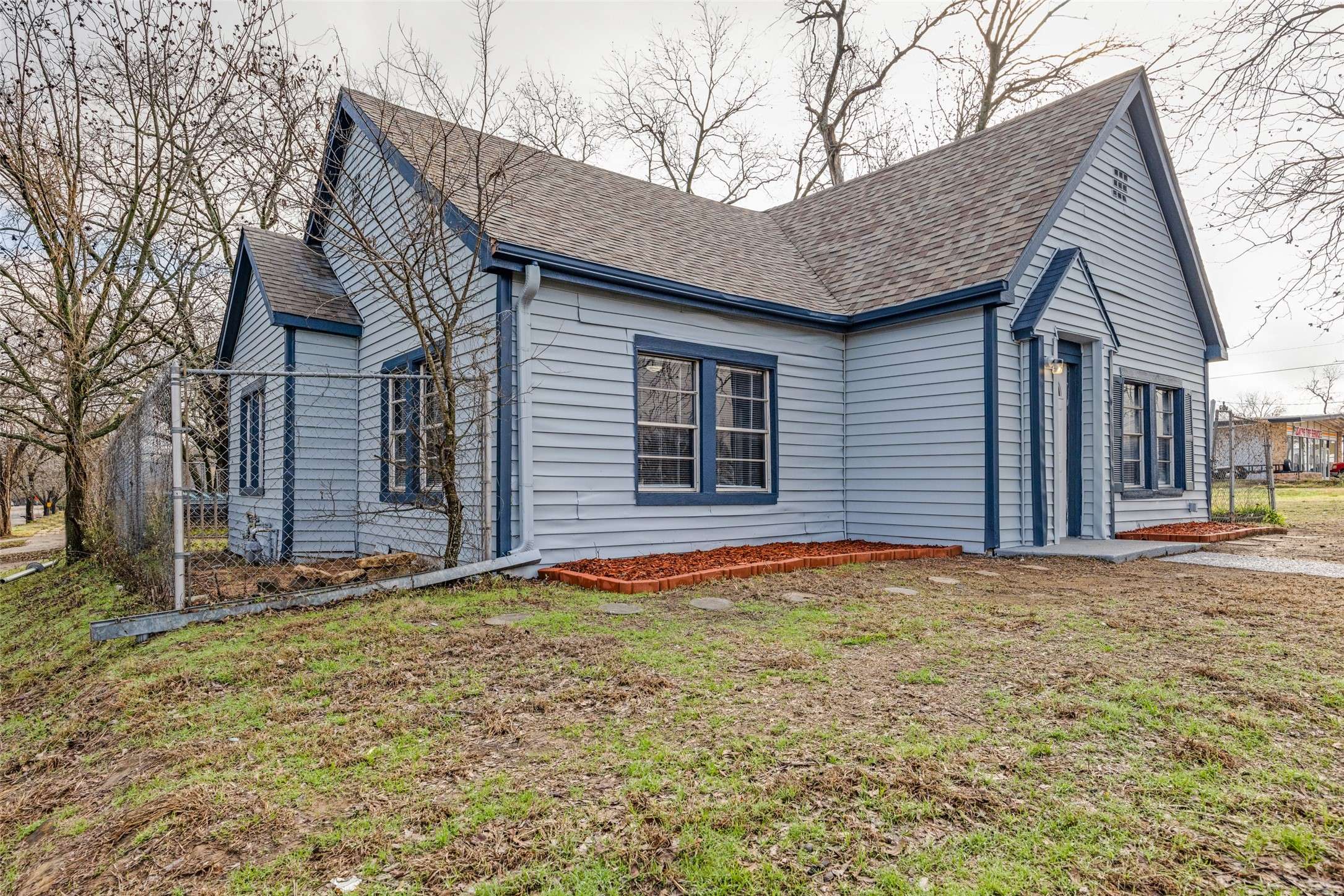 Denison, TX 75020,522 N Austin AVE