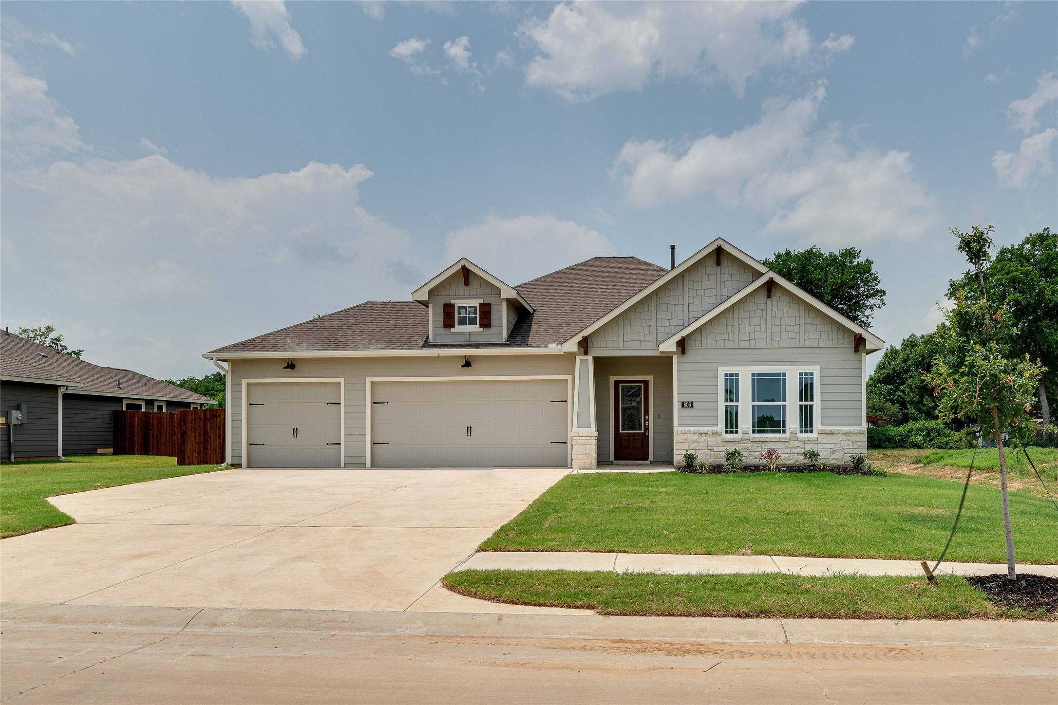 Tioga, TX 76271,301 Swaha LN