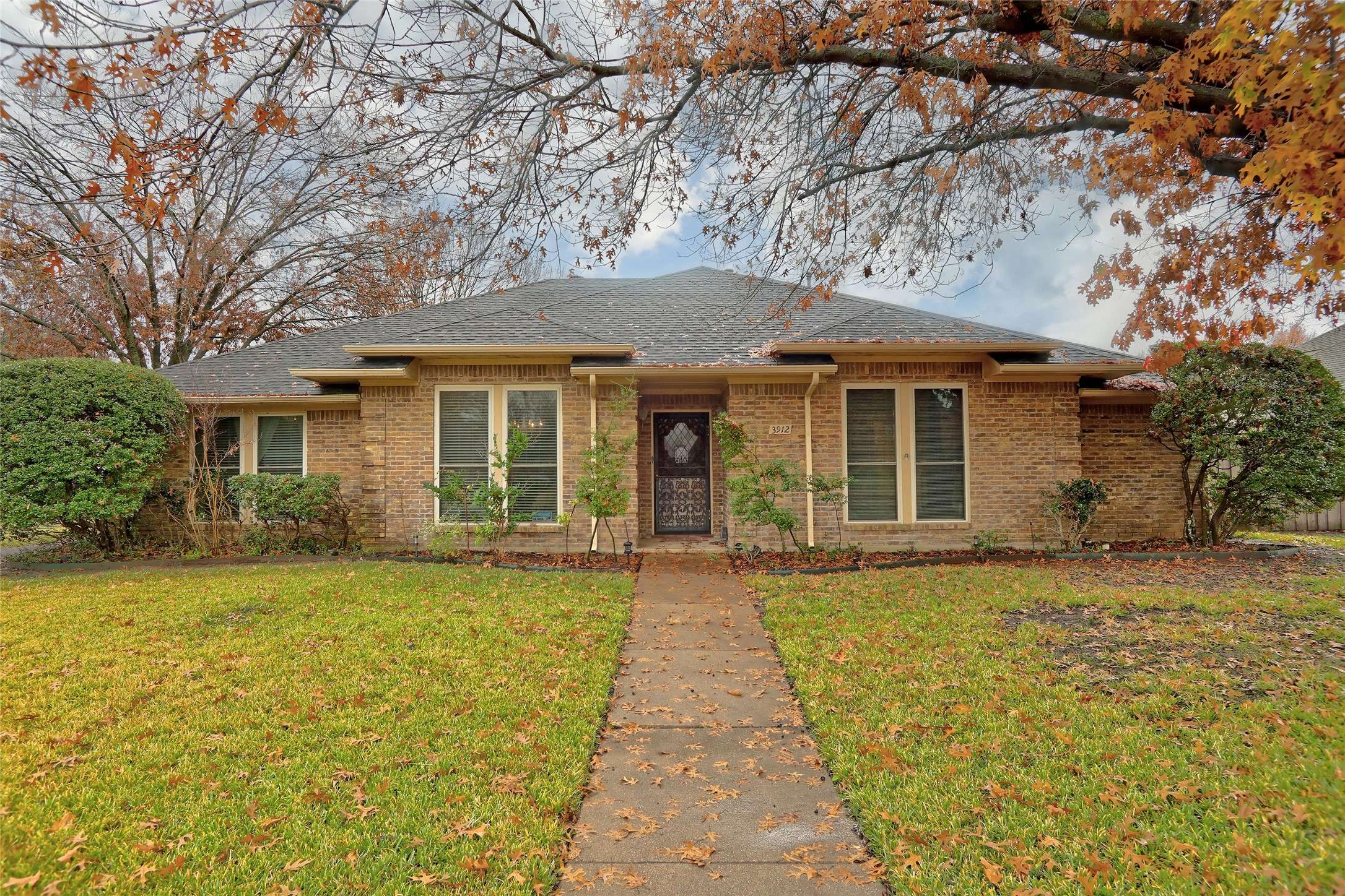 Plano, TX 75074,3912 Merriman DR