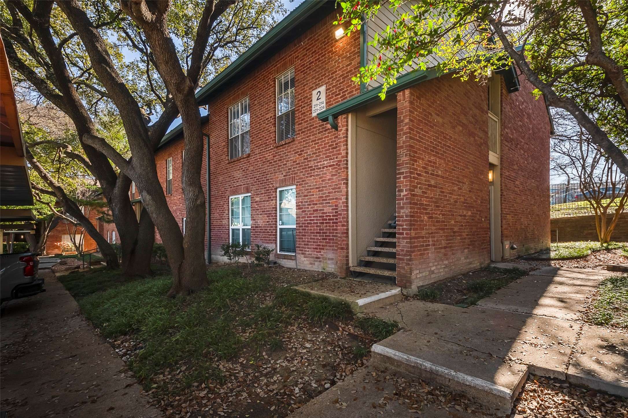 Dallas, TX 75231,8601 Park LN #224