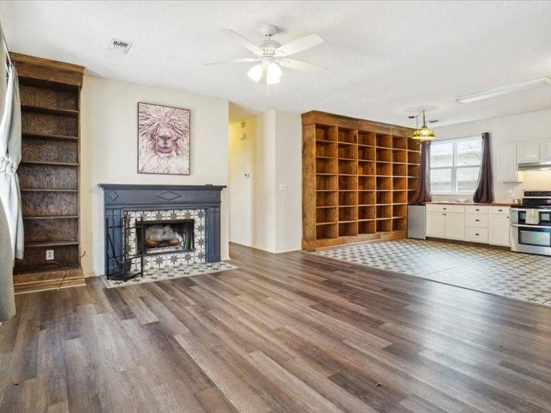 Denton, TX 76210,2405 Wildwood LN