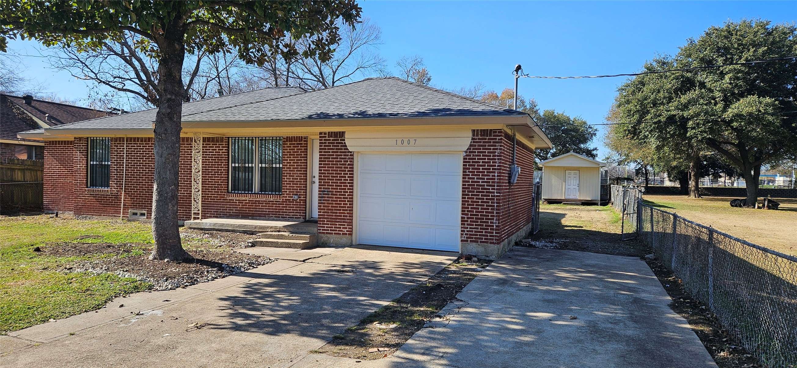 Dallas, TX 75217,1007 Pleasant DR
