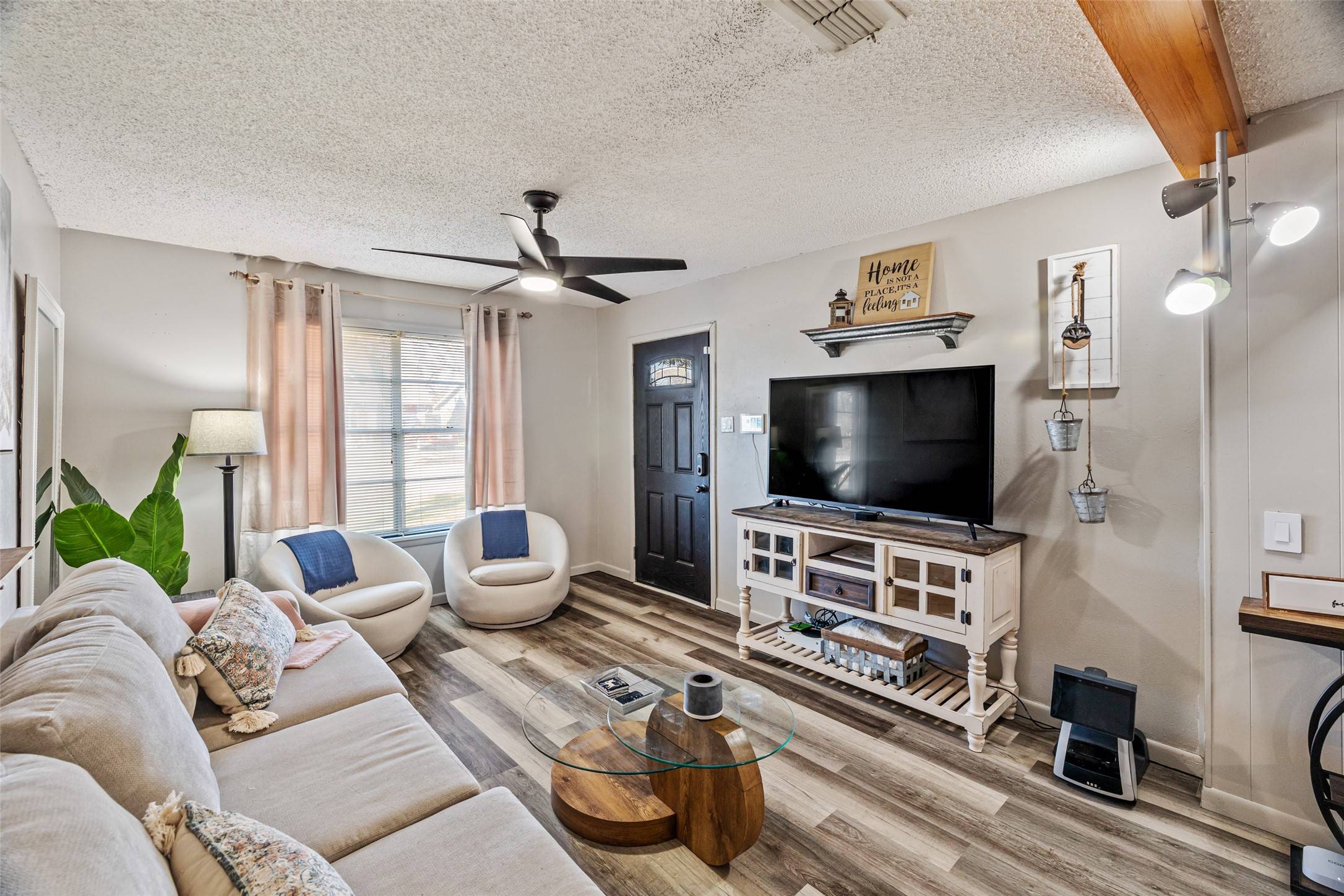 Cleburne, TX 76033,709 Lilly ST