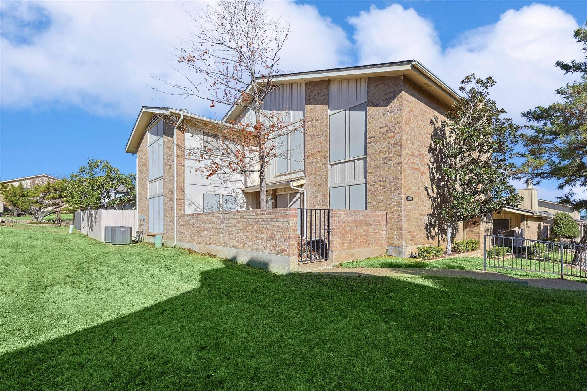 Bedford, TX 76021,2910 Shady Knoll LN