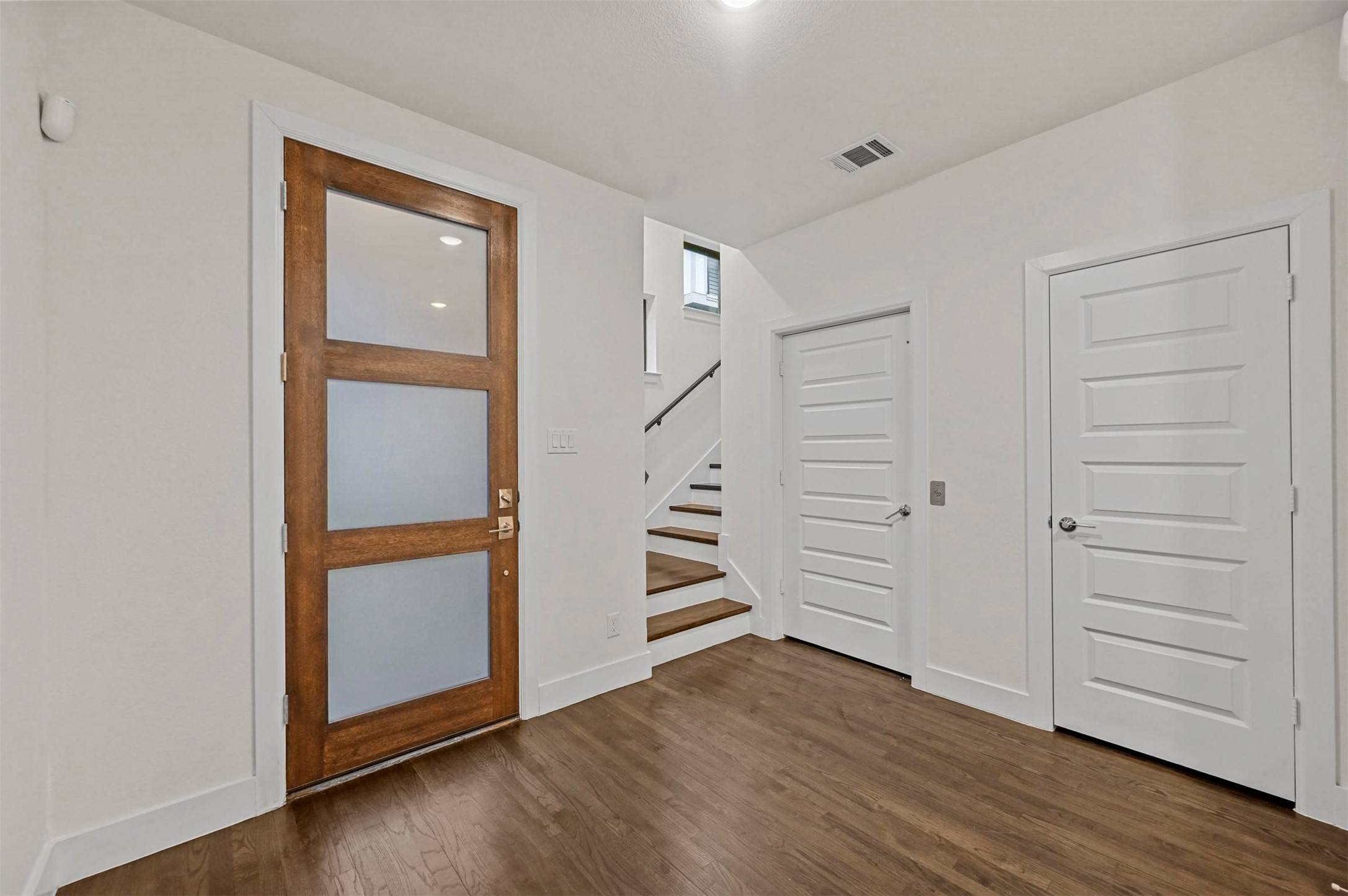 Dallas, TX 75231,8273 Laflin LN
