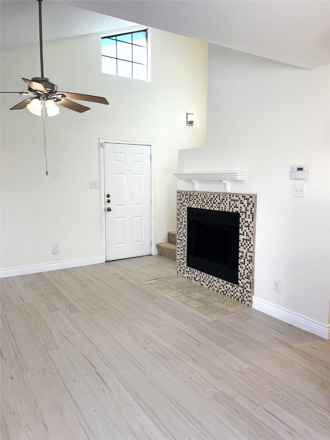Hurst, TX 76054,352 W Harwood RD #B