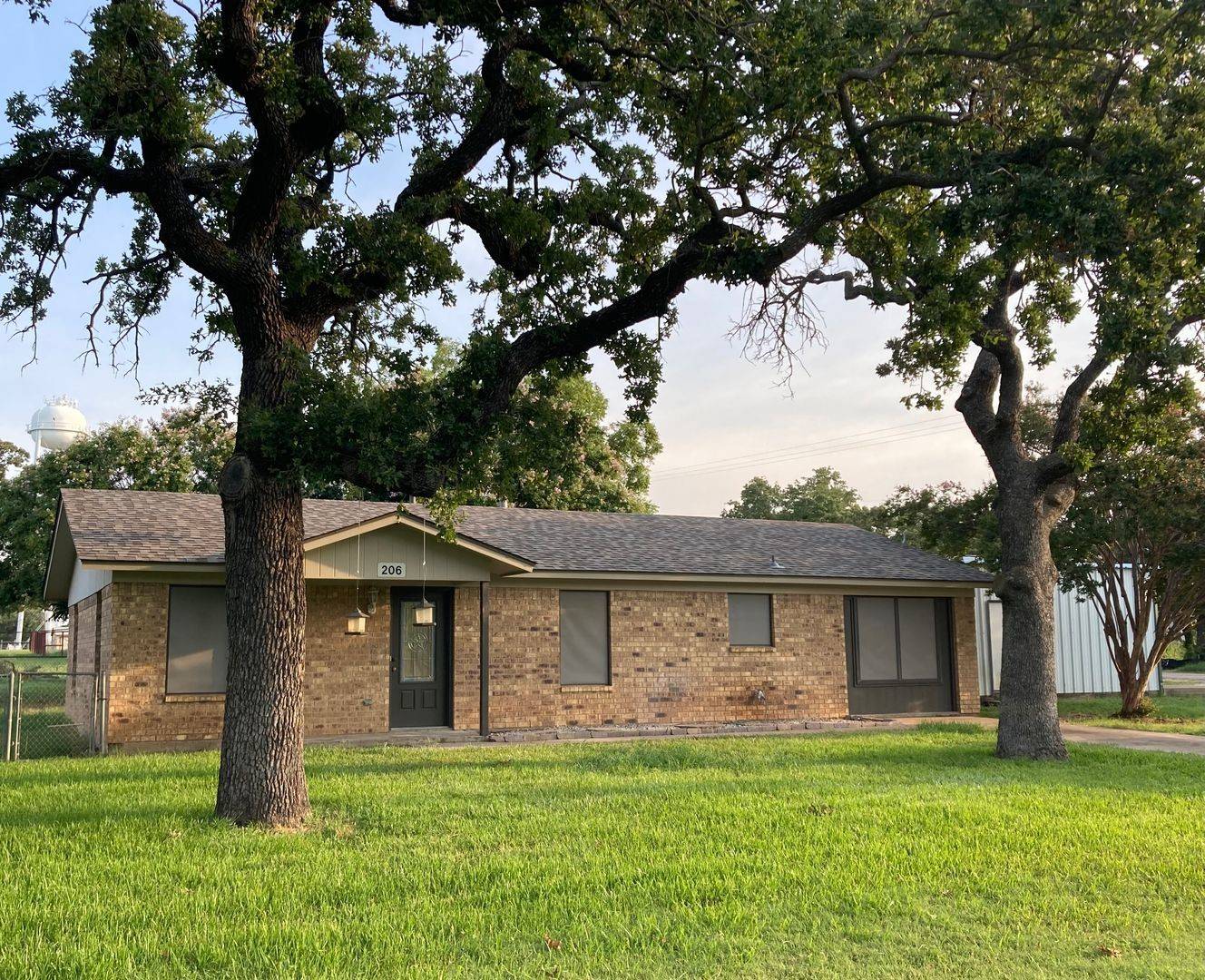 Tolar, TX 76476,206 E 3rd ST