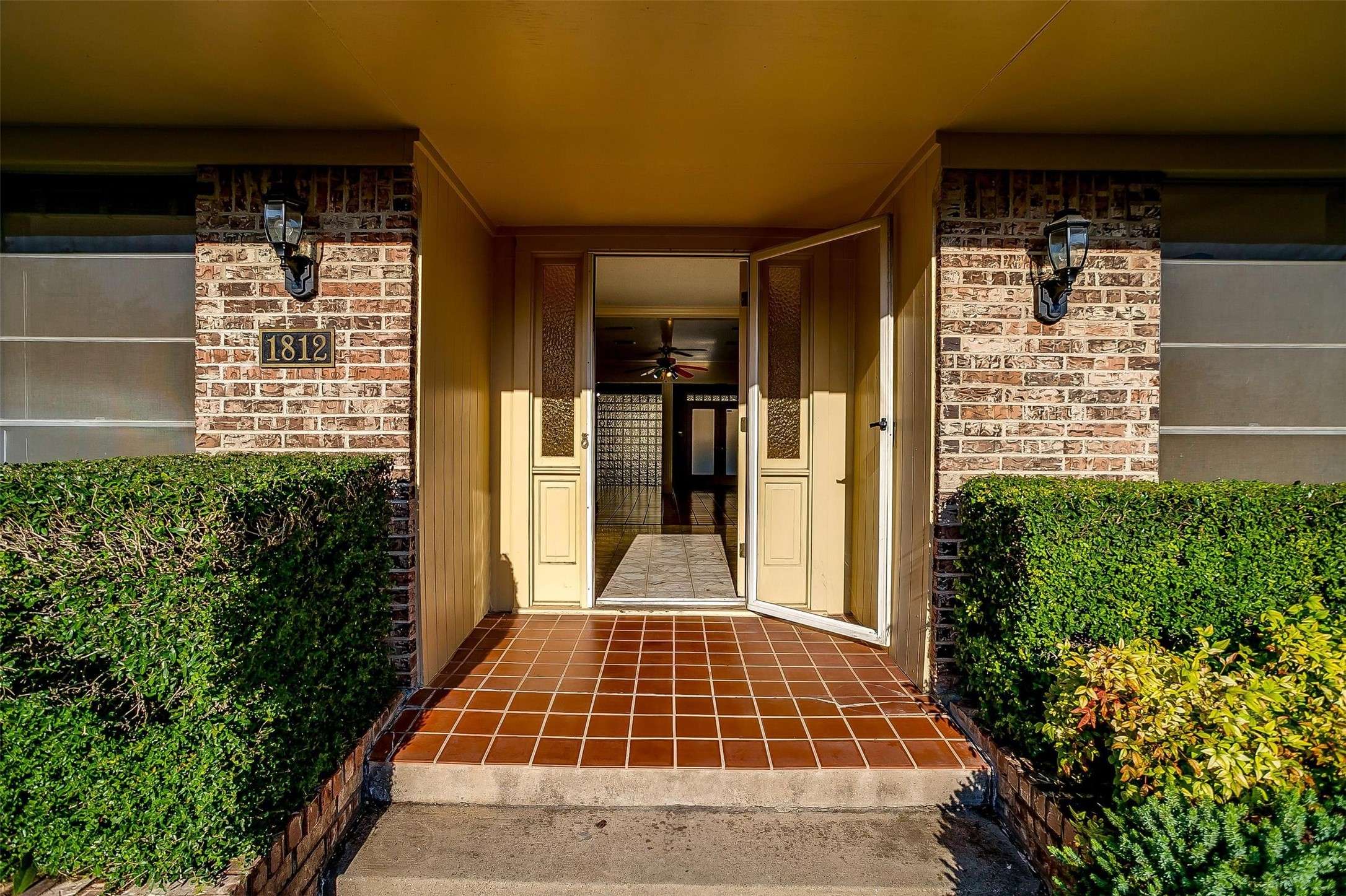 Fort Worth, TX 76116,1812 Calais RD