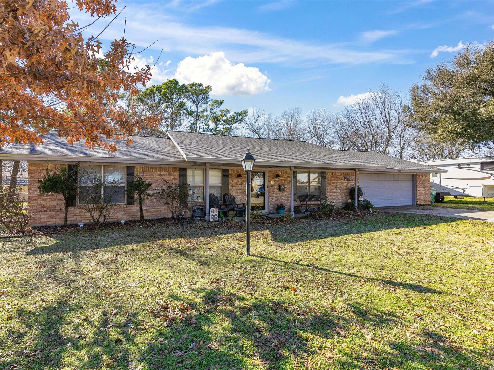 Bowie, TX 76230,704 Preston ST