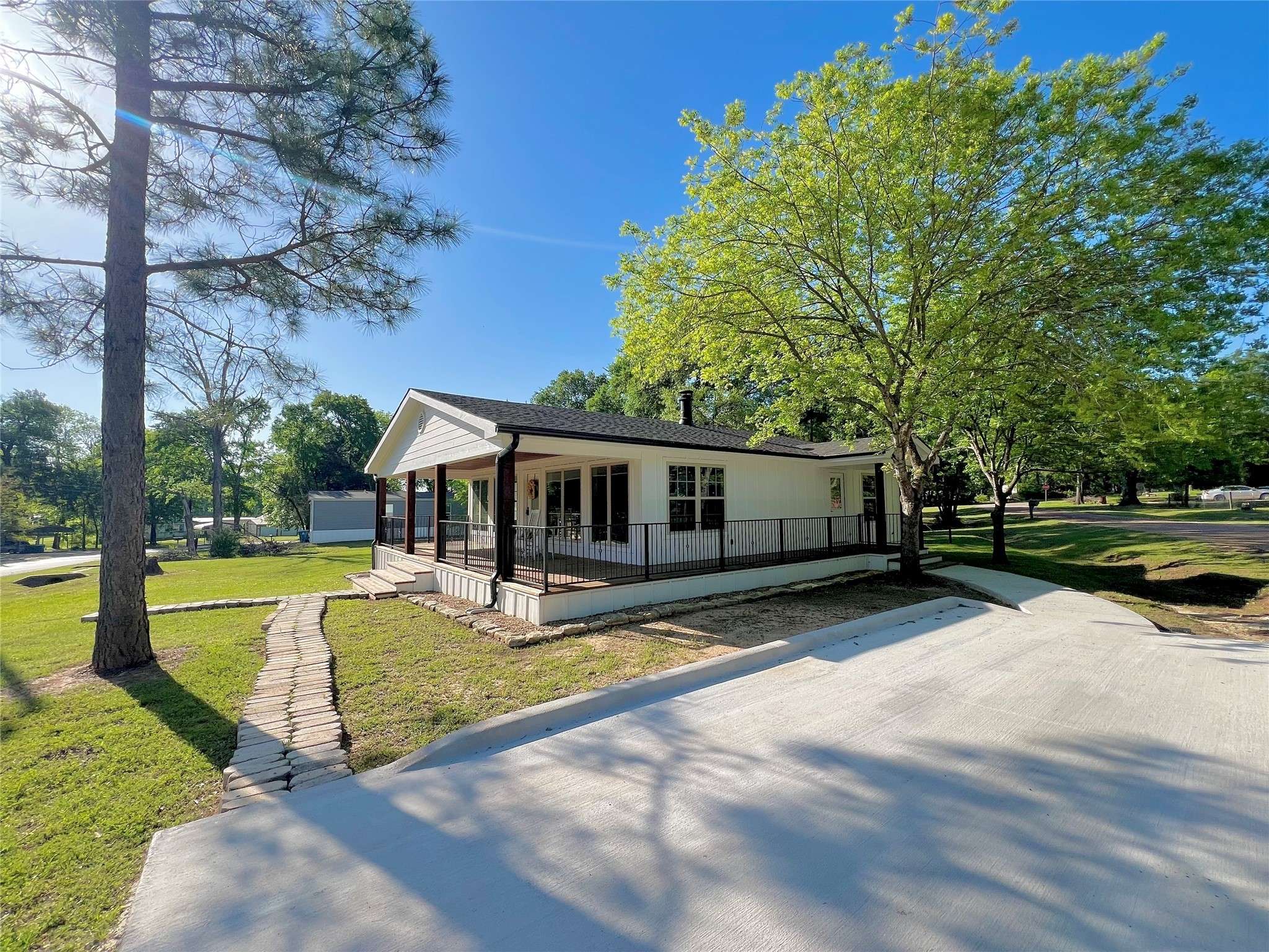 Gun Barrel City, TX 75156,127 Bayview ST