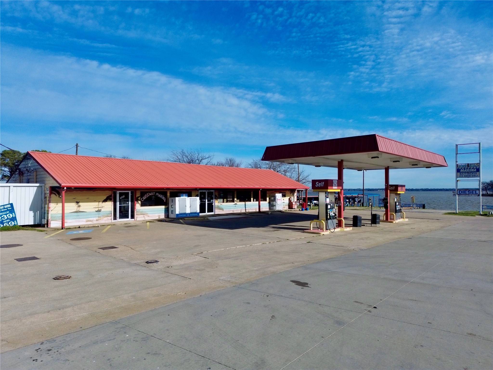 Seven Points, TX 75143,1106 E Cedar Creek Pkwy