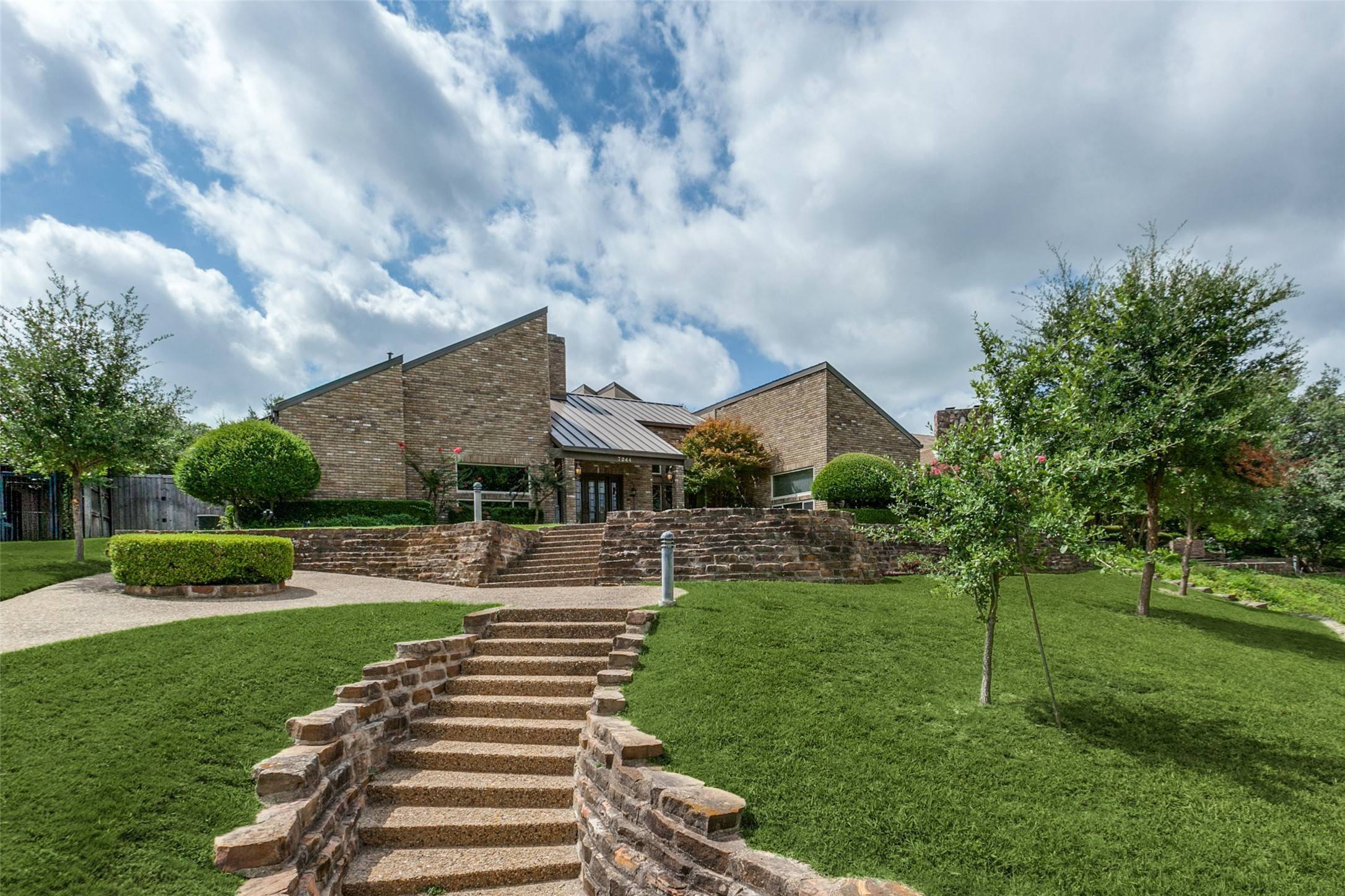 Dallas, TX 75230,7244 Brookshire DR