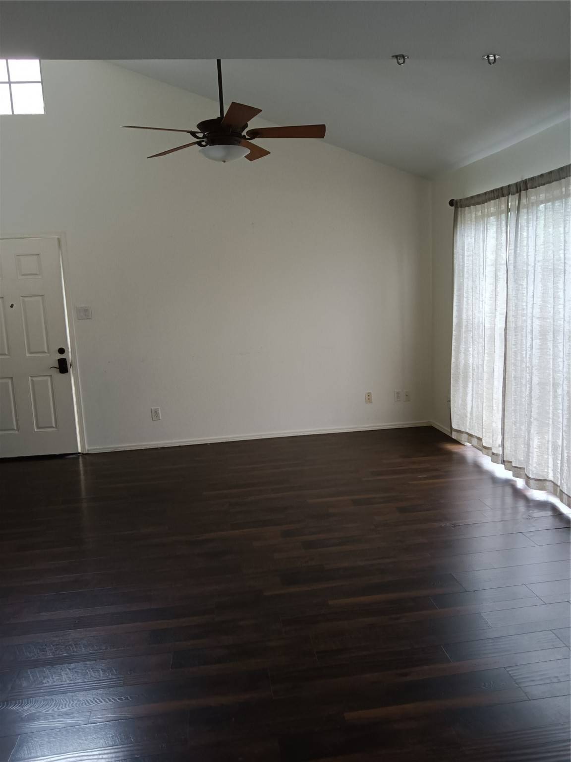 Hurst, TX 76054,330 W Harwood RD #C