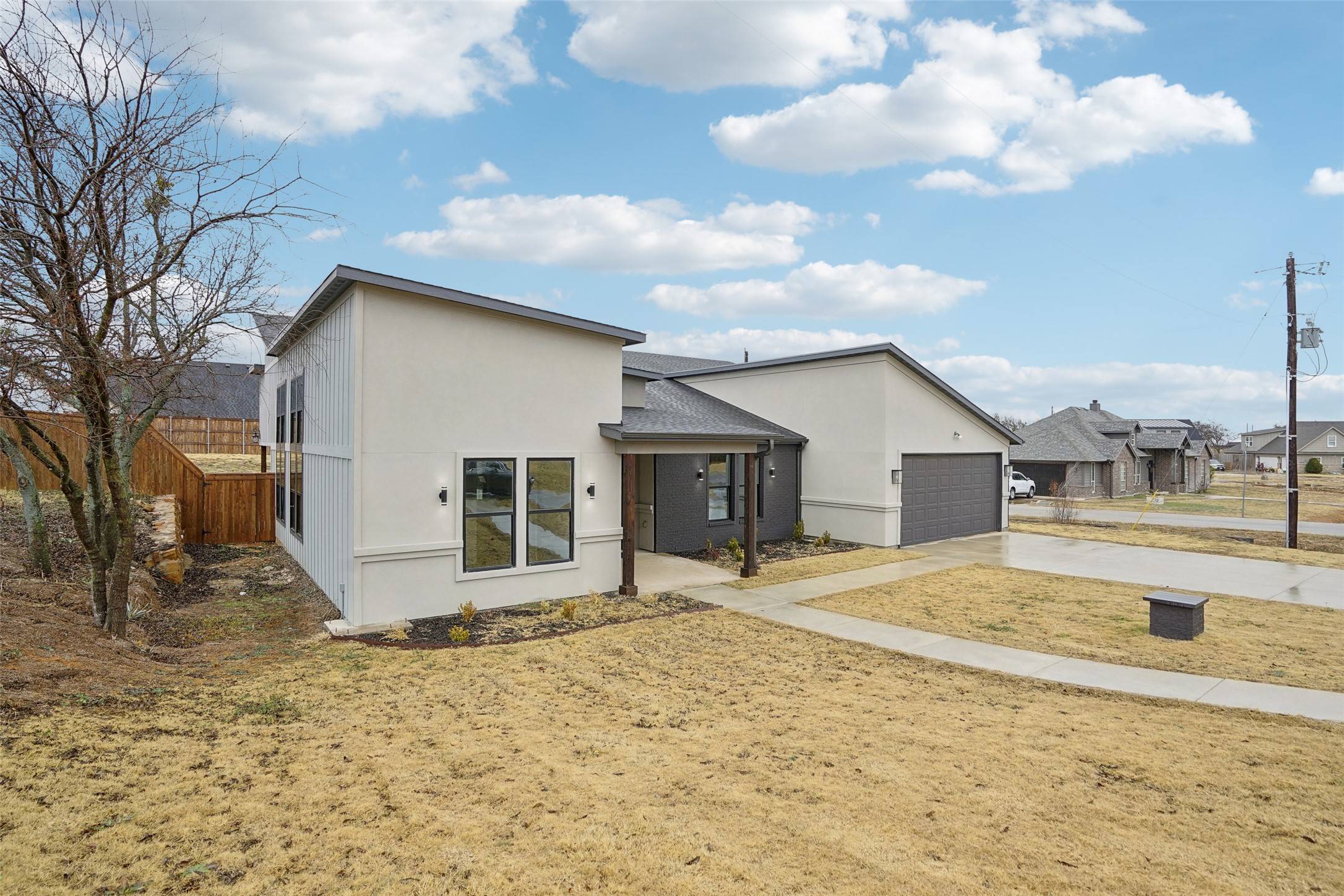 Fort Worth, TX 76126,5306 Ranya