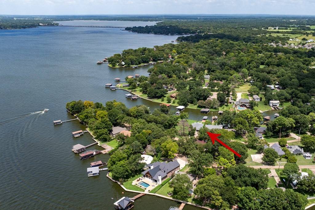 Mabank, TX 75156,124 Peninsula Point TER