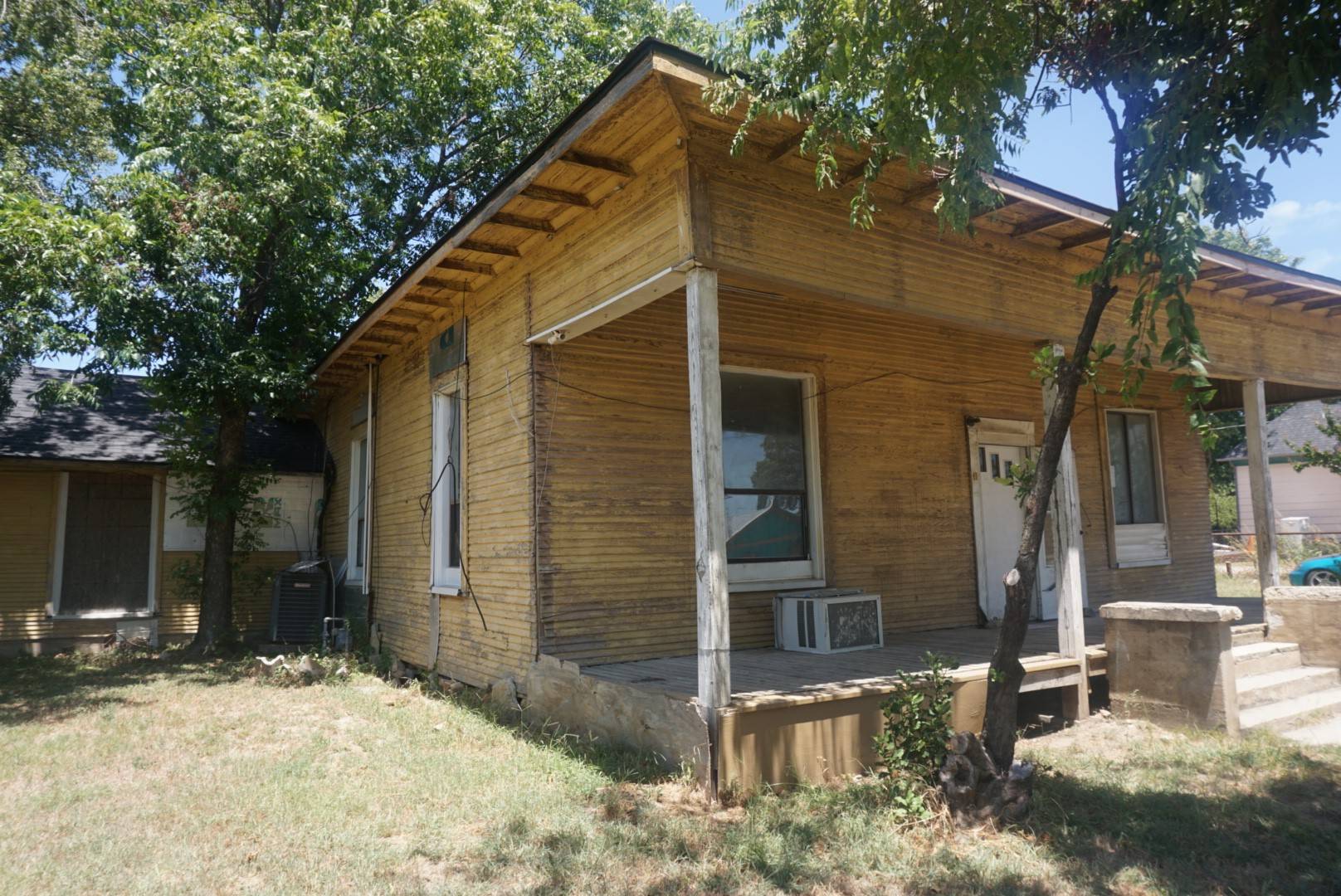 Jacksboro, TX 76458,246 W Archer ST