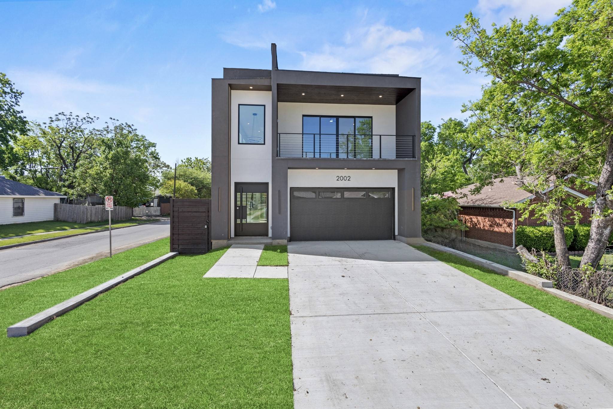 Dallas, TX 75212,2002 Angelina DR