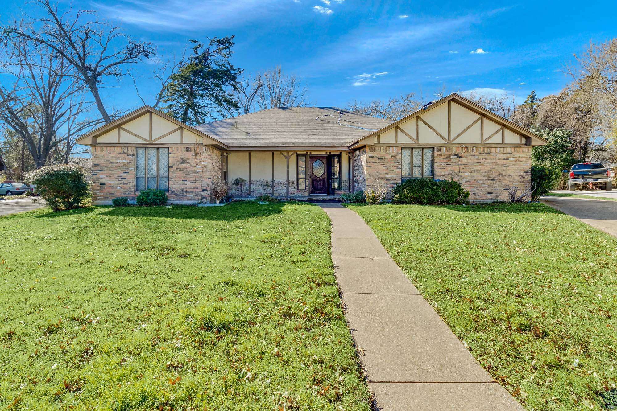 Desoto, TX 75115,218 Clubbrook CIR