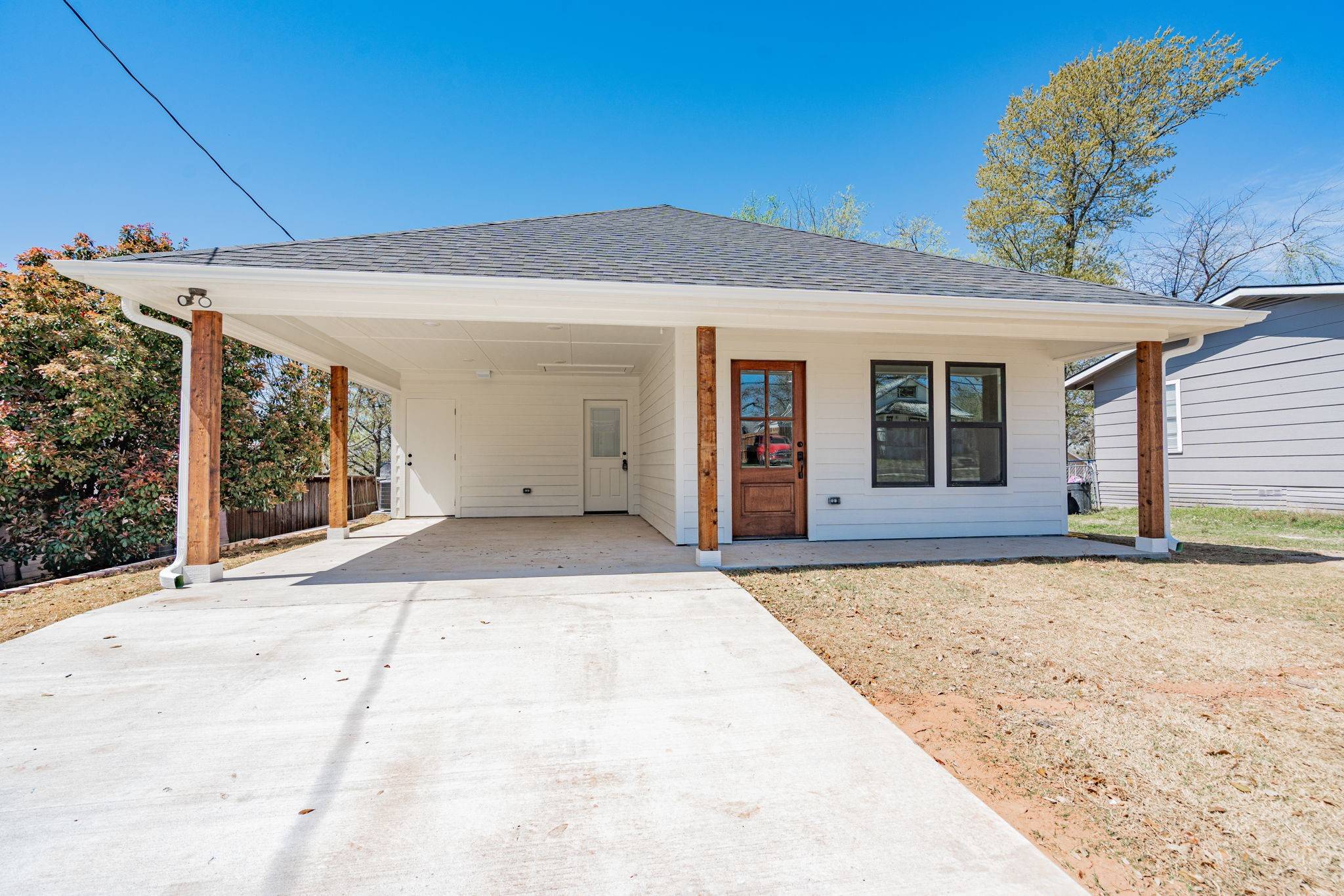 Wolfe City, TX 75496,308 Santa Fe