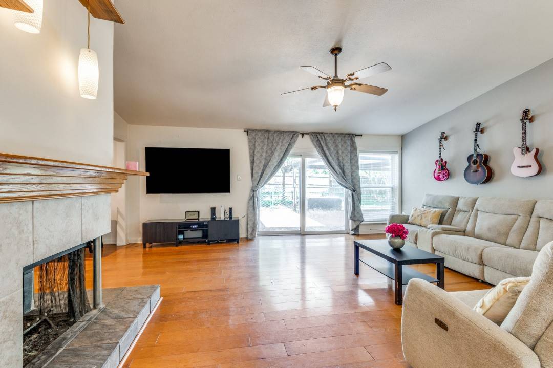 Bedford, TX 76021,2925 White Oak LN