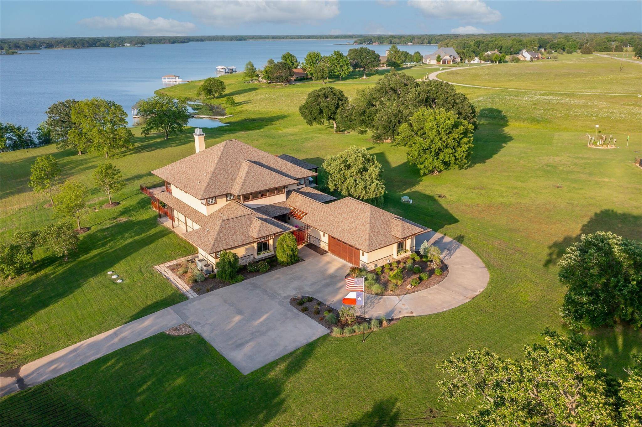 Bonham, TX 75418,7320 S Shore LN