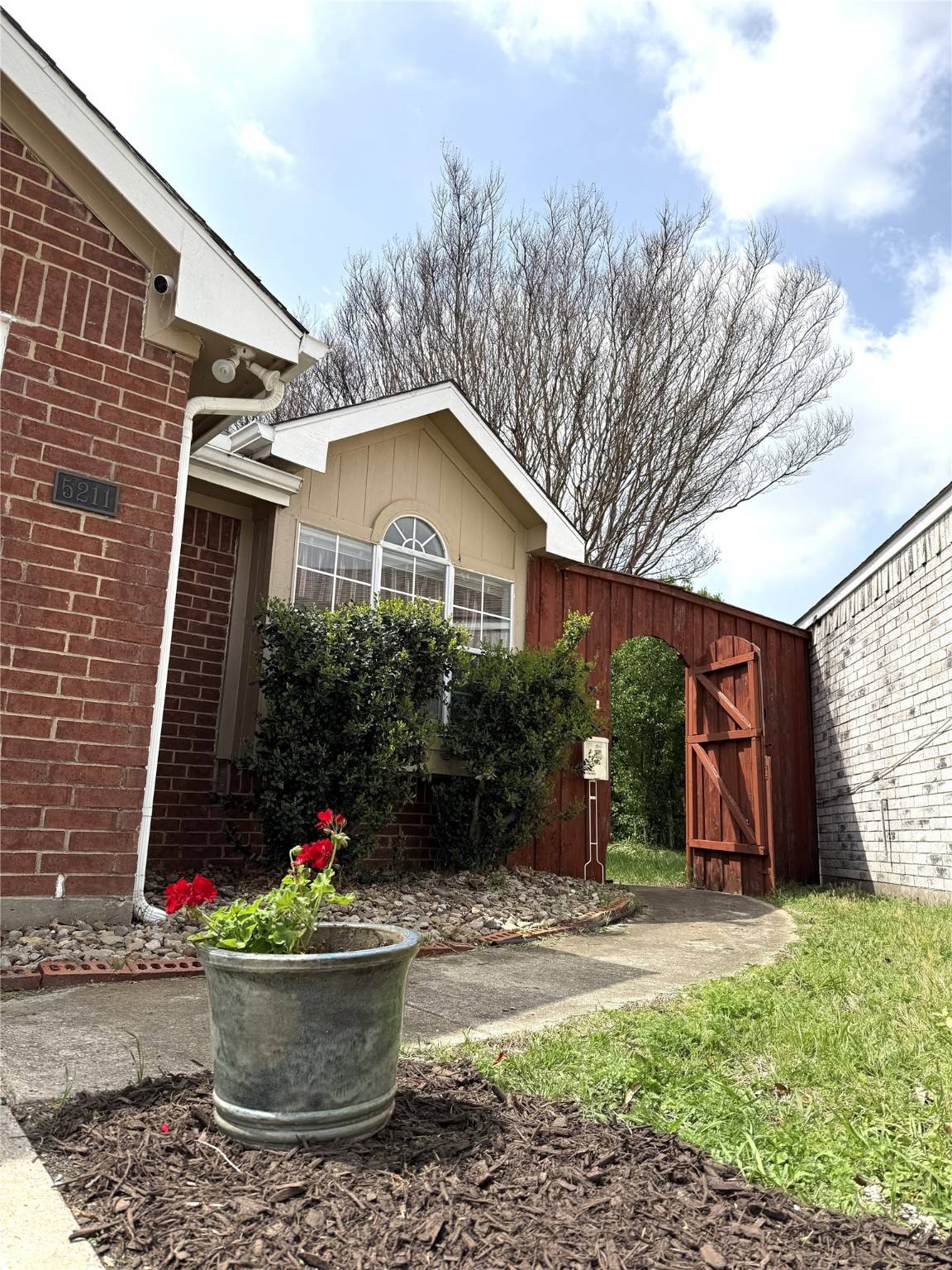 Garland, TX 75043,5211 Waltham CT