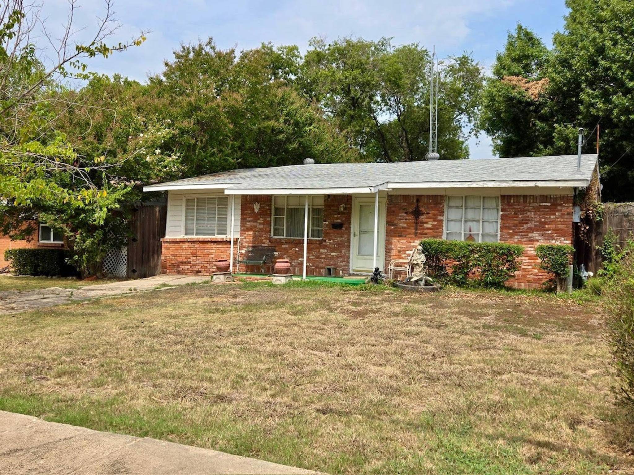 Dallas, TX 75229,4307 Bonham ST #1