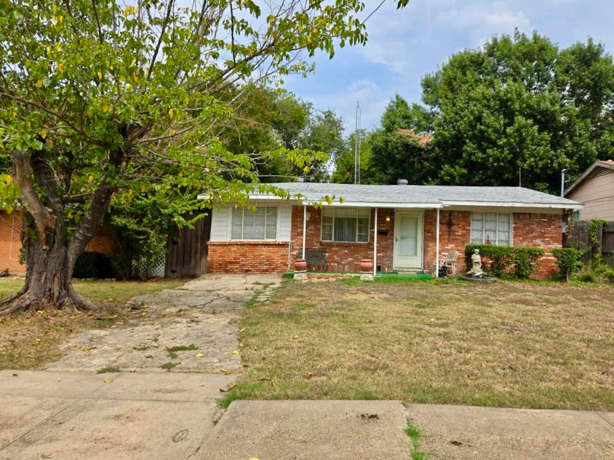 Dallas, TX 75229,4307 Bonham ST #1