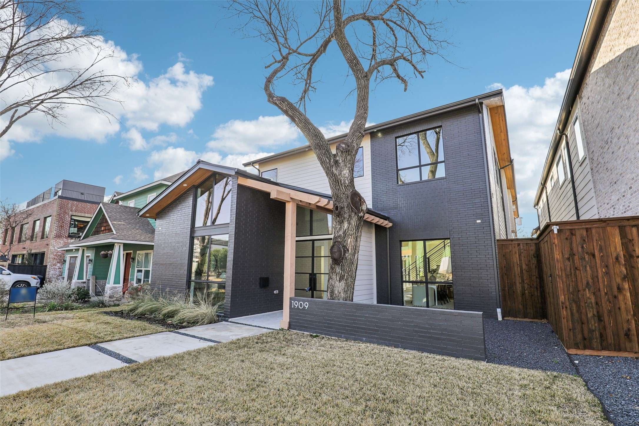Dallas, TX 75206,1909 Mcmillan AVE