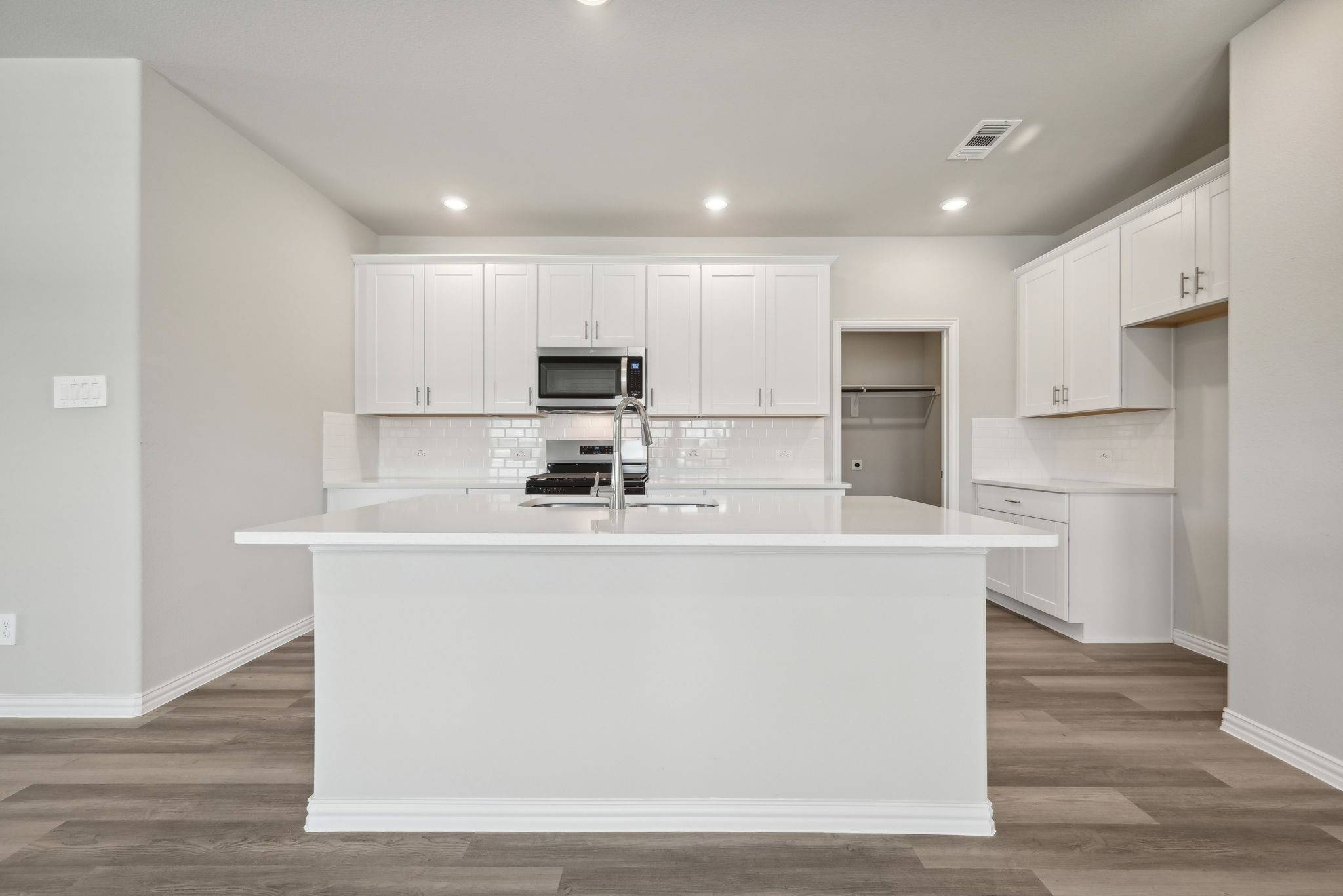 Lavon, TX 75166,904 Summer DR